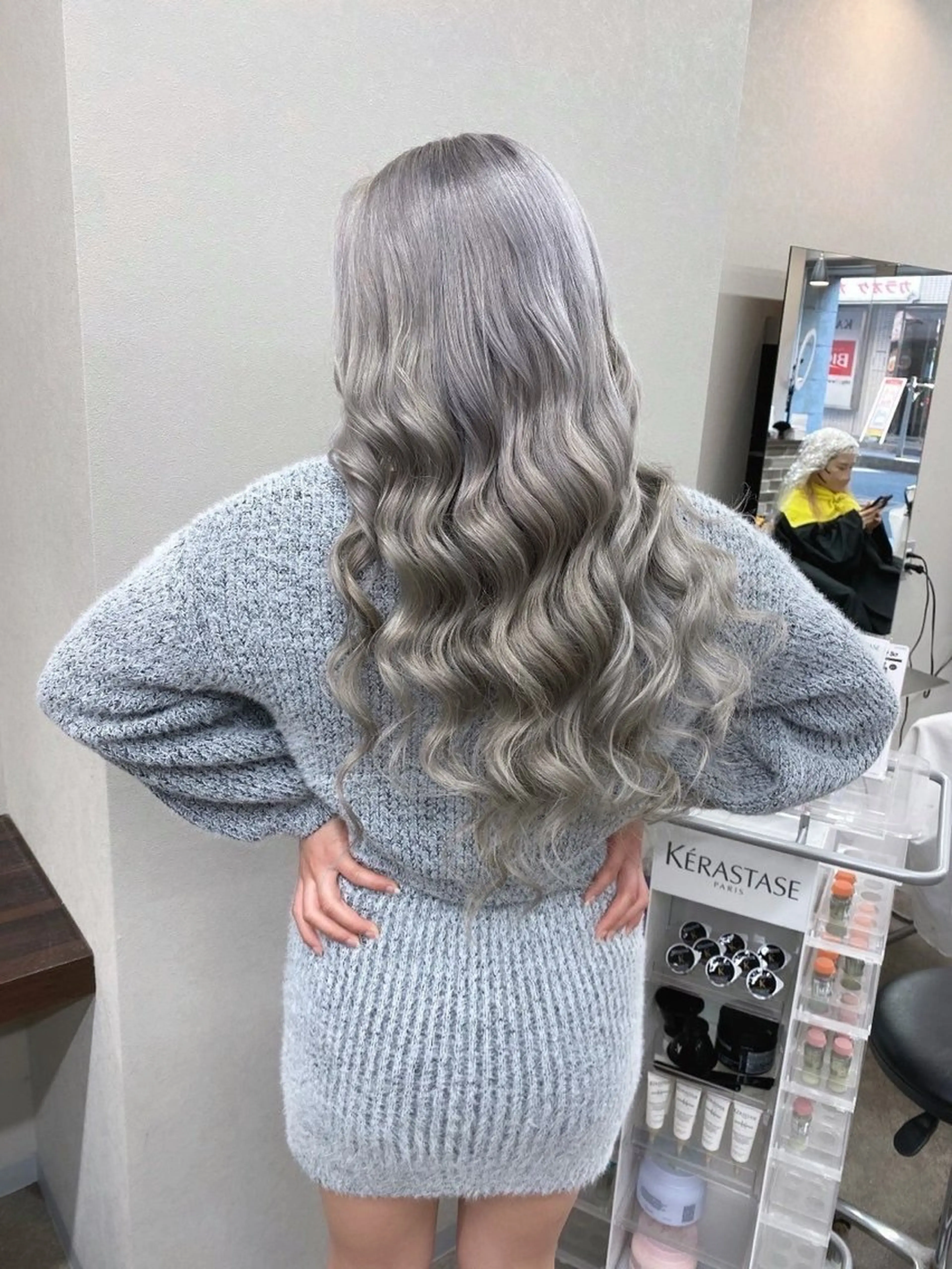 ロング カラー ブリーチ ヘアカラー かのブリーチカラー 🎧⛓️🩶のヘアスタイル