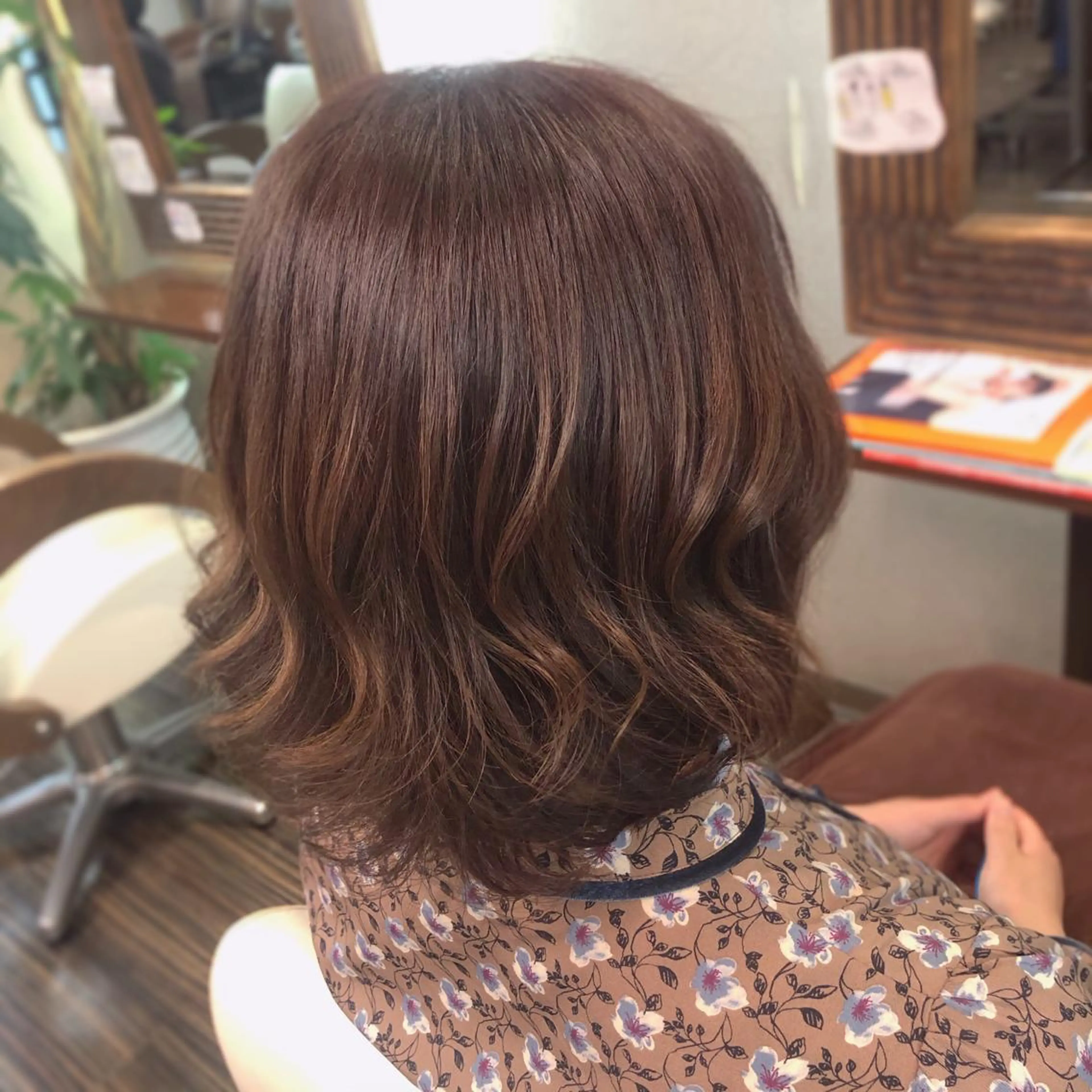 ミディアム カラー ヘアカラー トリートメント 山崎 絵莉香のヘアスタイル