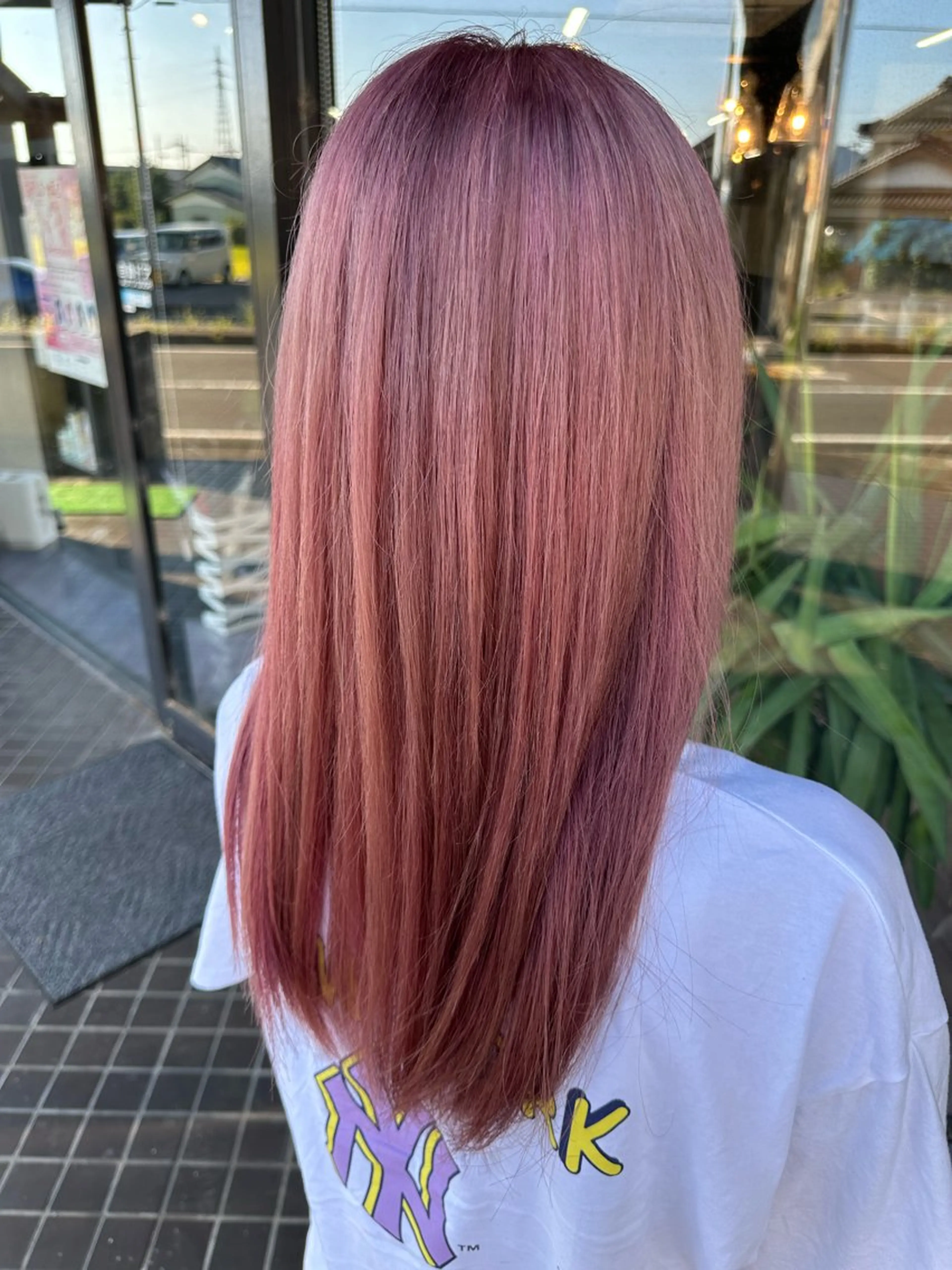 ロング カラー ベージュカラー ピンクカラー ピンクベージュ カット ヘアカラー arika オケシ　リョウダイのヘアスタイル