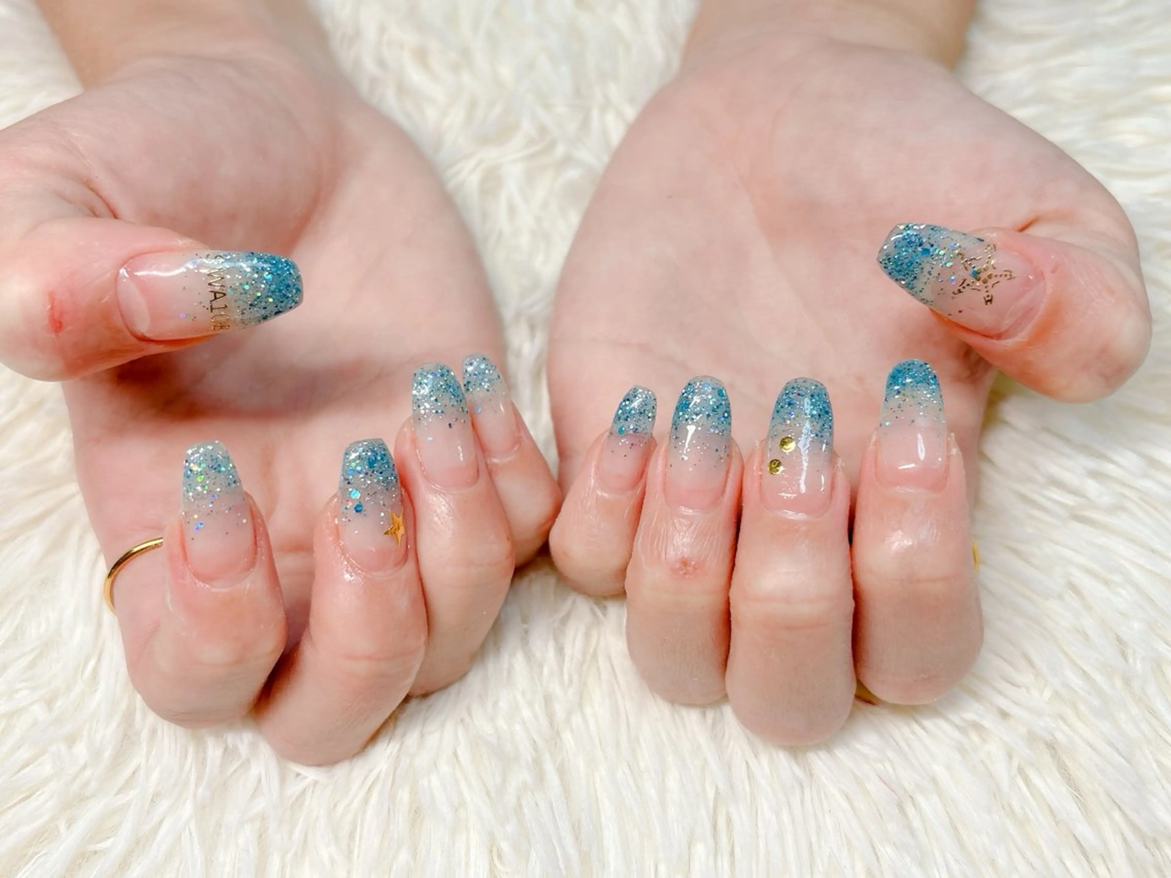 ネイル ハンドネイル パッチリオメメ Lianaのネイルデザイン