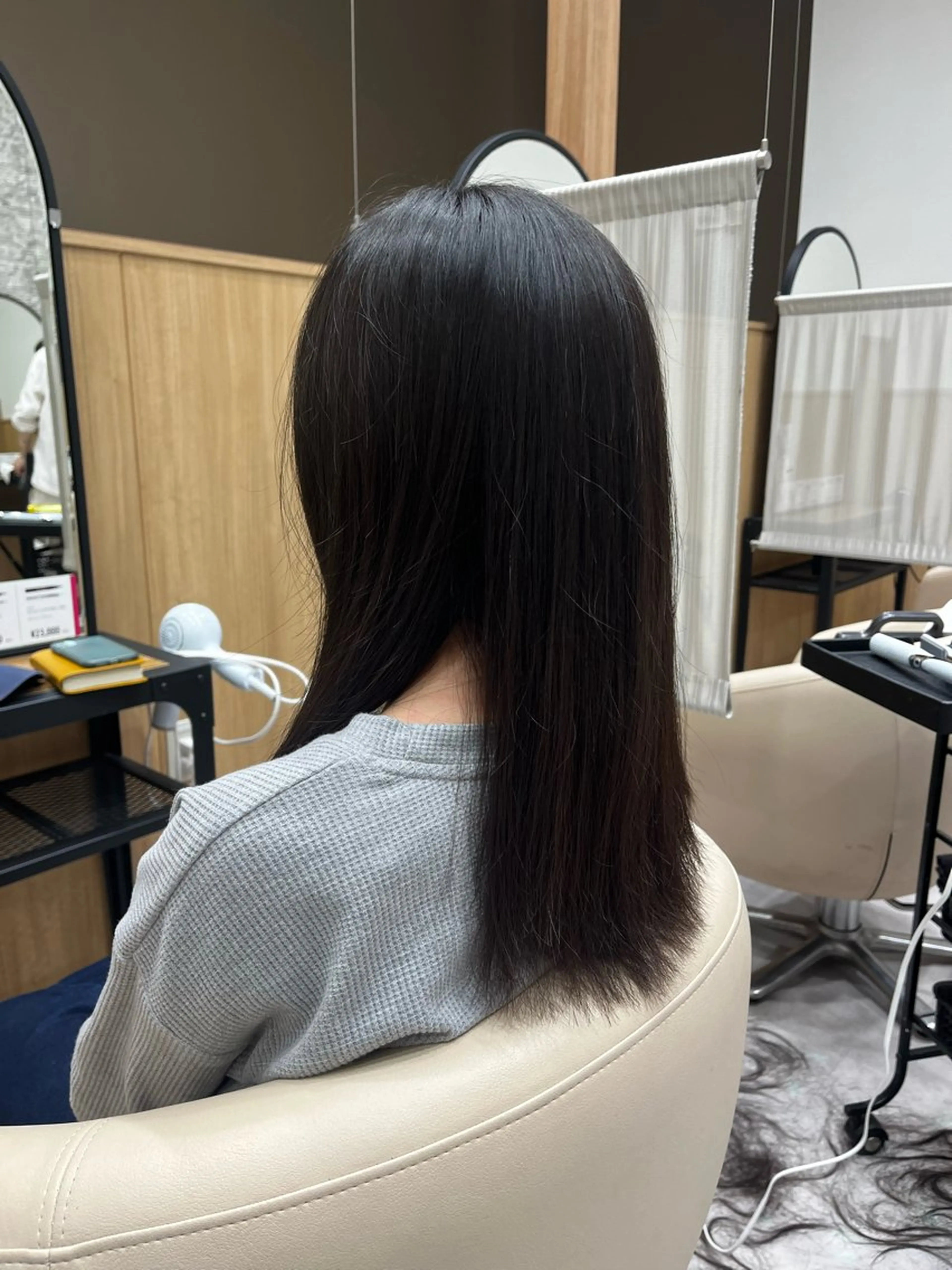 セミロング 東條 早希のヘアスタイル