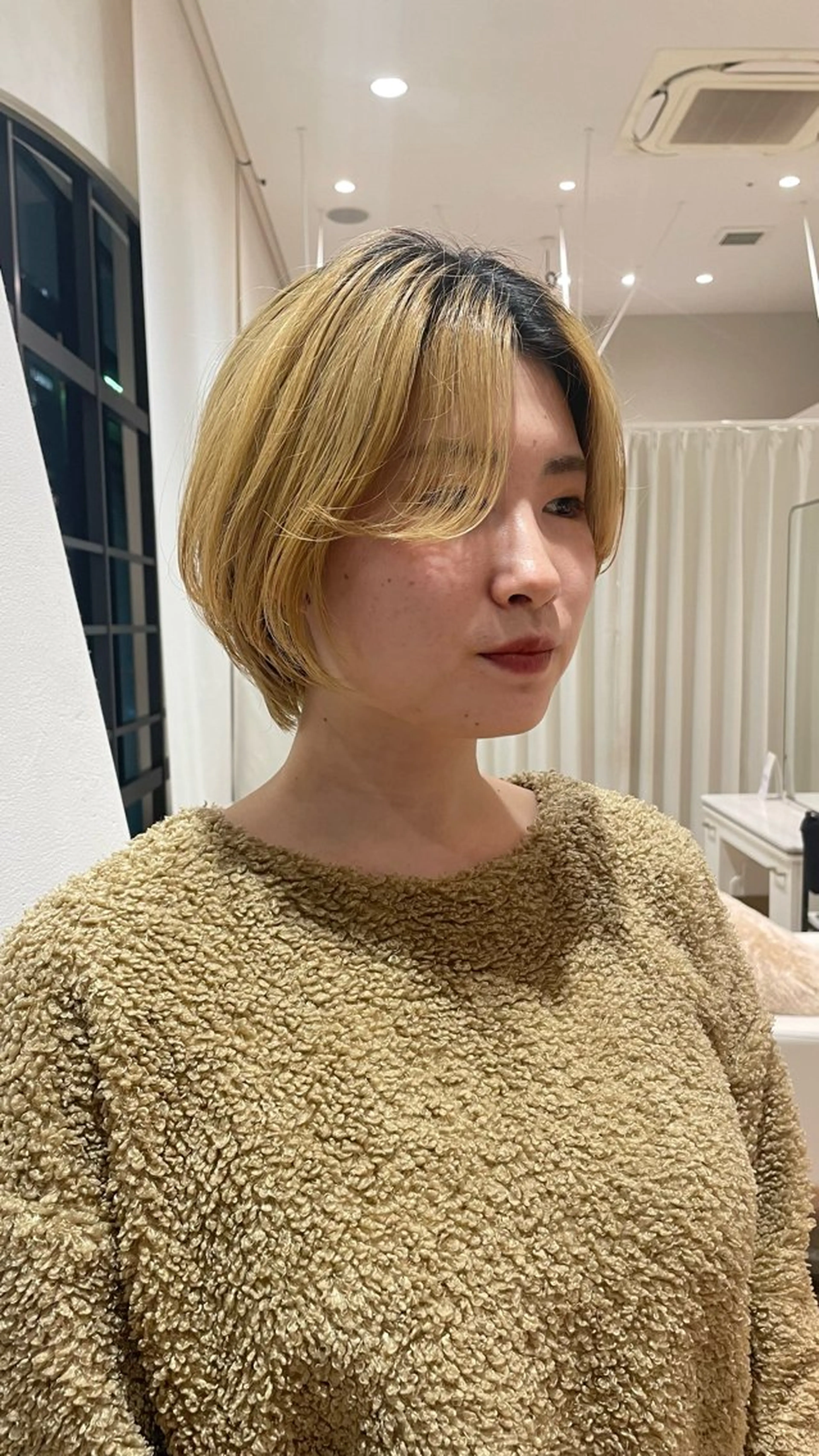 ショート ELLE salon サエのヘアスタイル