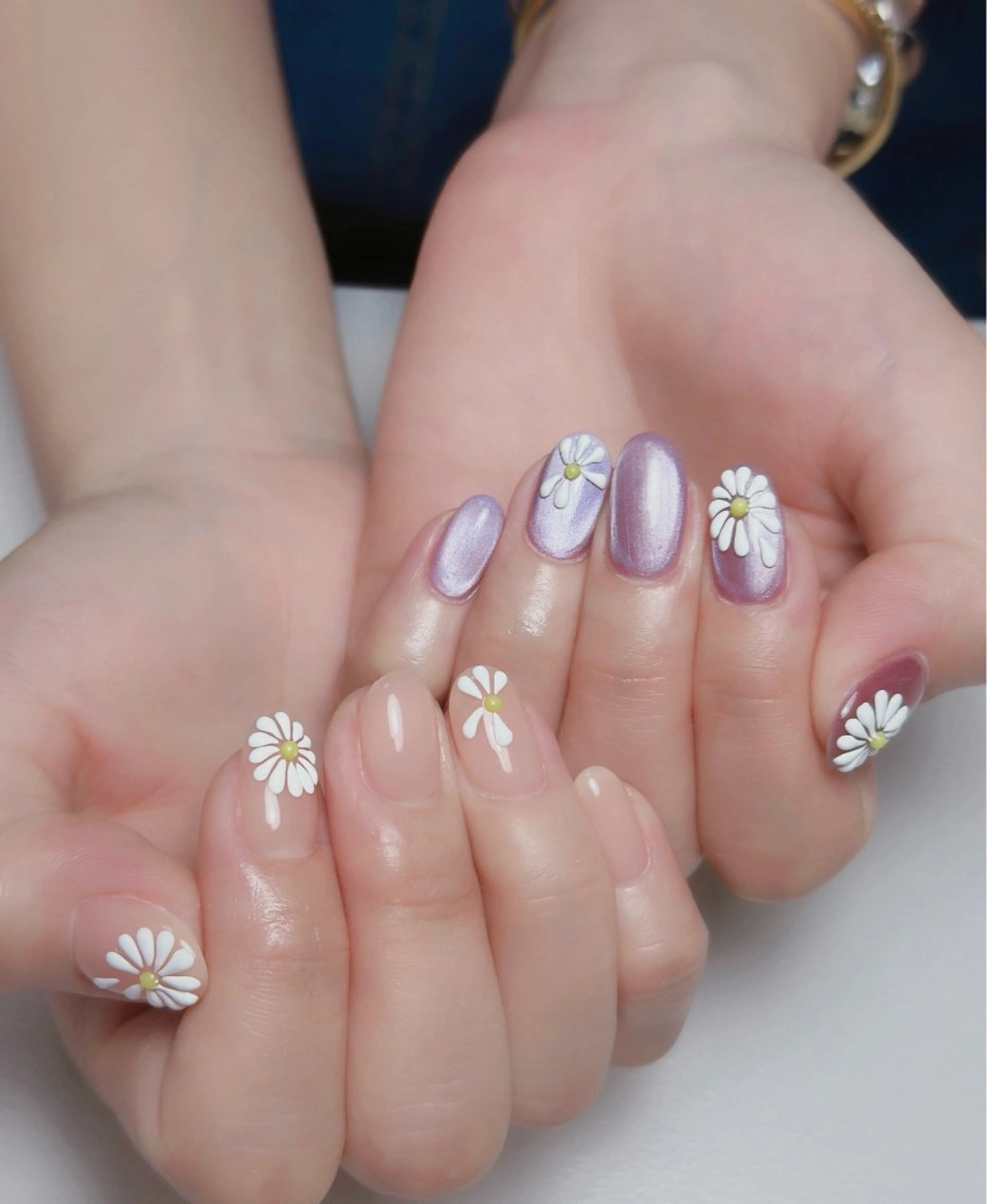 ネイル オーロラネイル 長さ出し フットネイル ラメ(グリッター) ラメグラデーション ハンドネイル 👍thumbs up nail👍のネイルデザイン