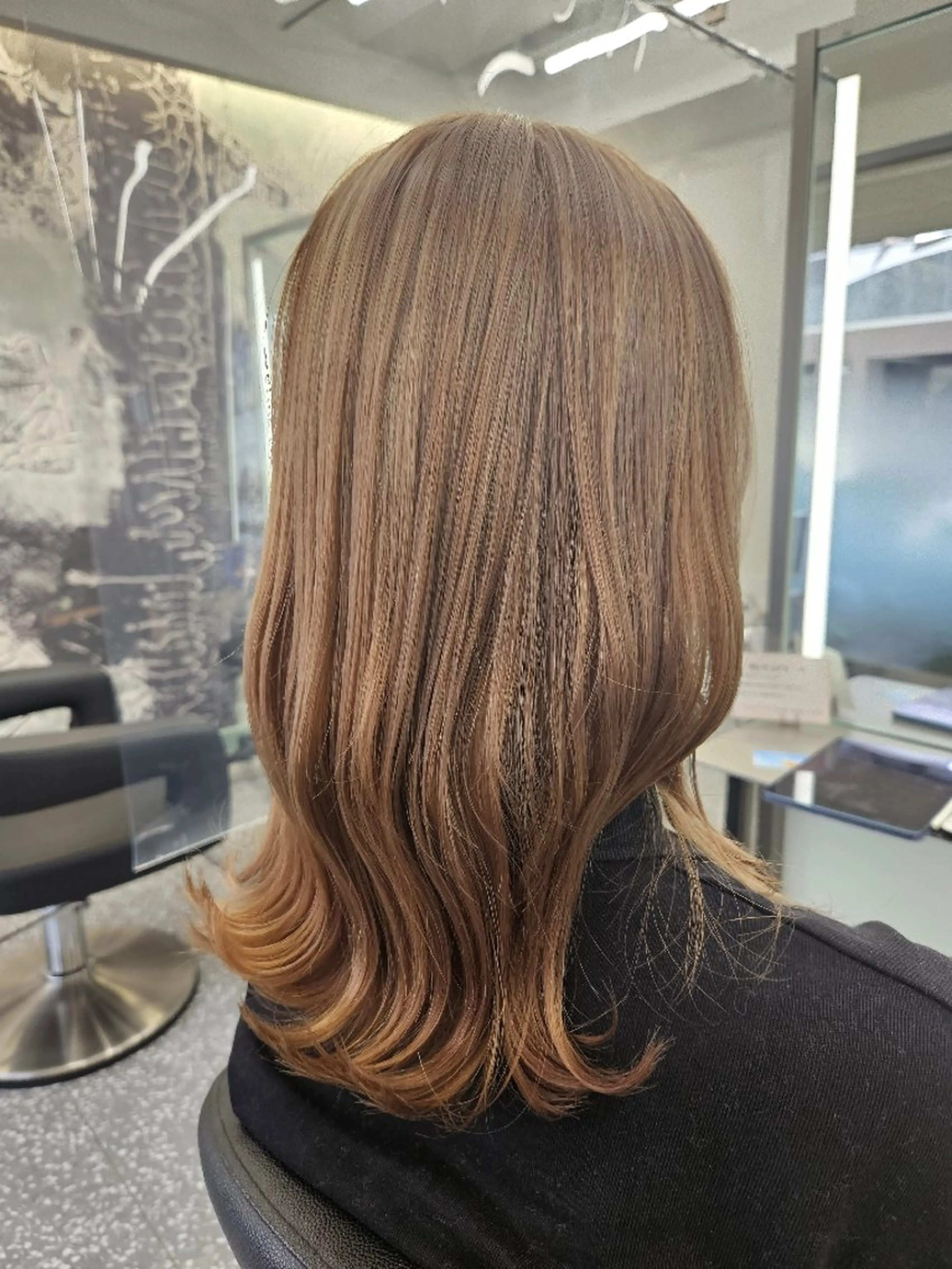 セミロング カラー ベージュカラー あいだ🐼ミニモ 限定クーポン掲載中のヘアスタイル