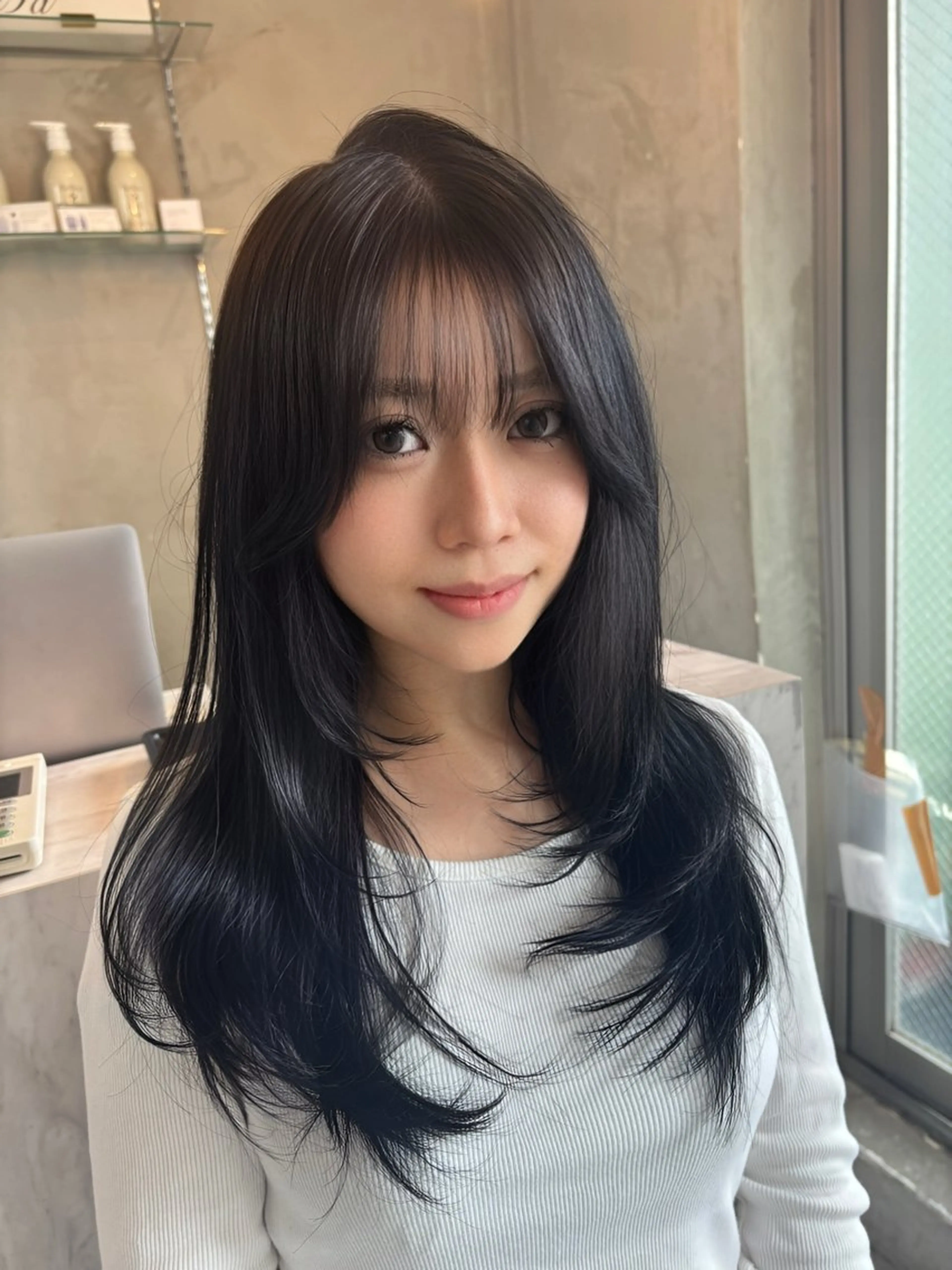 セミロング ハッシュカット 髪質改善 レイヤーカット トリートメント カット ヘアカラー トリートメント 韓国風レイヤーカット 💕髪質改善💫拓海のヘアスタイル