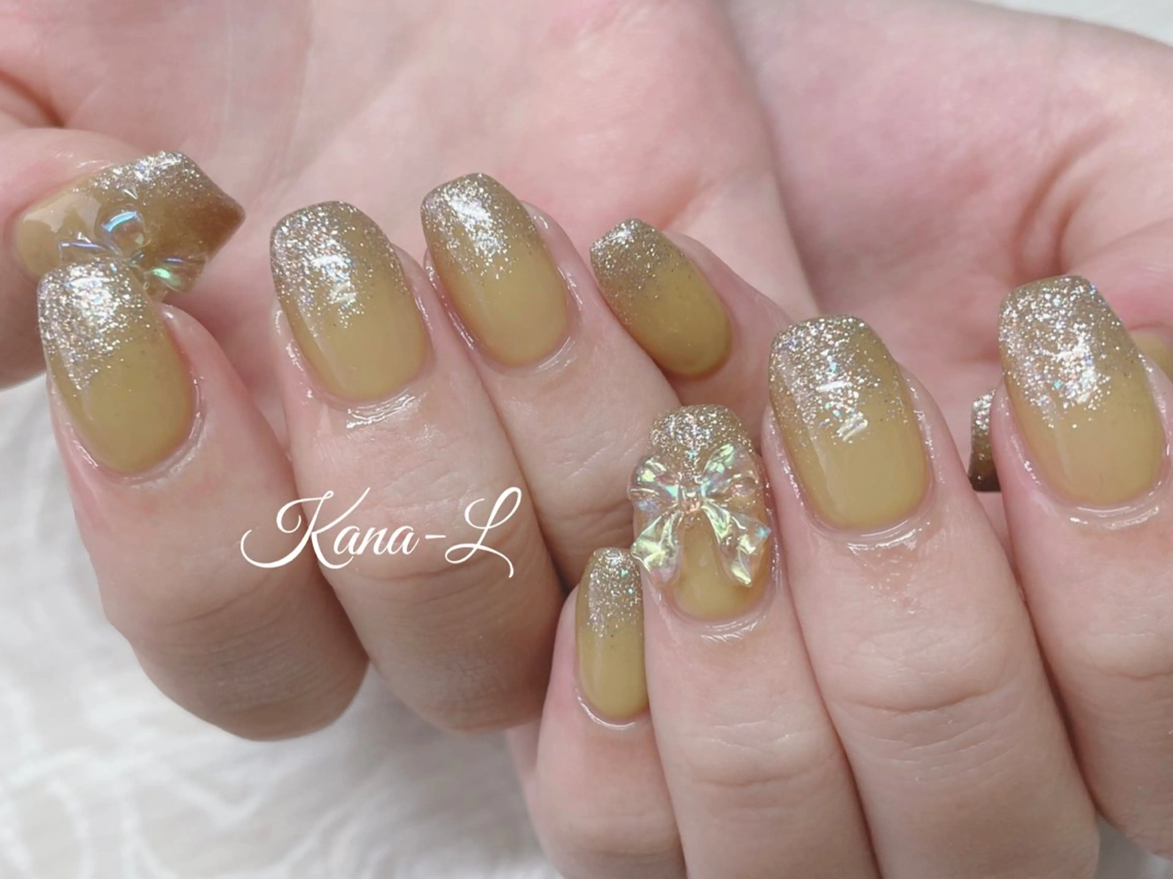 ネイル ジェルネイル グラデーション ラメ(グリッター) ラメグラデーション パラジェル 芦辺 香奈のネイルデザイン