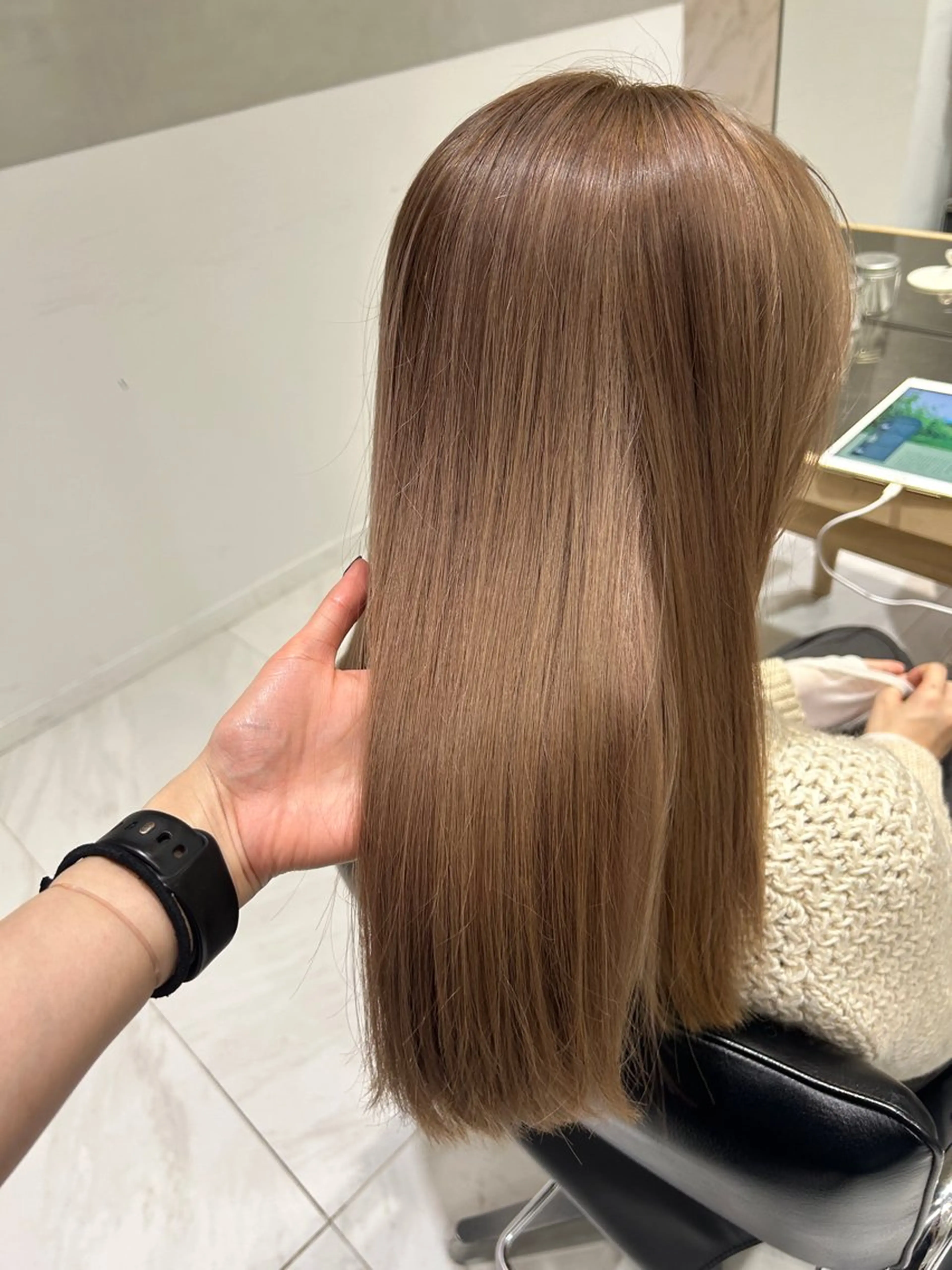 セミロング ⠀アヤラ 🩶レイヤーカットのヘアスタイル