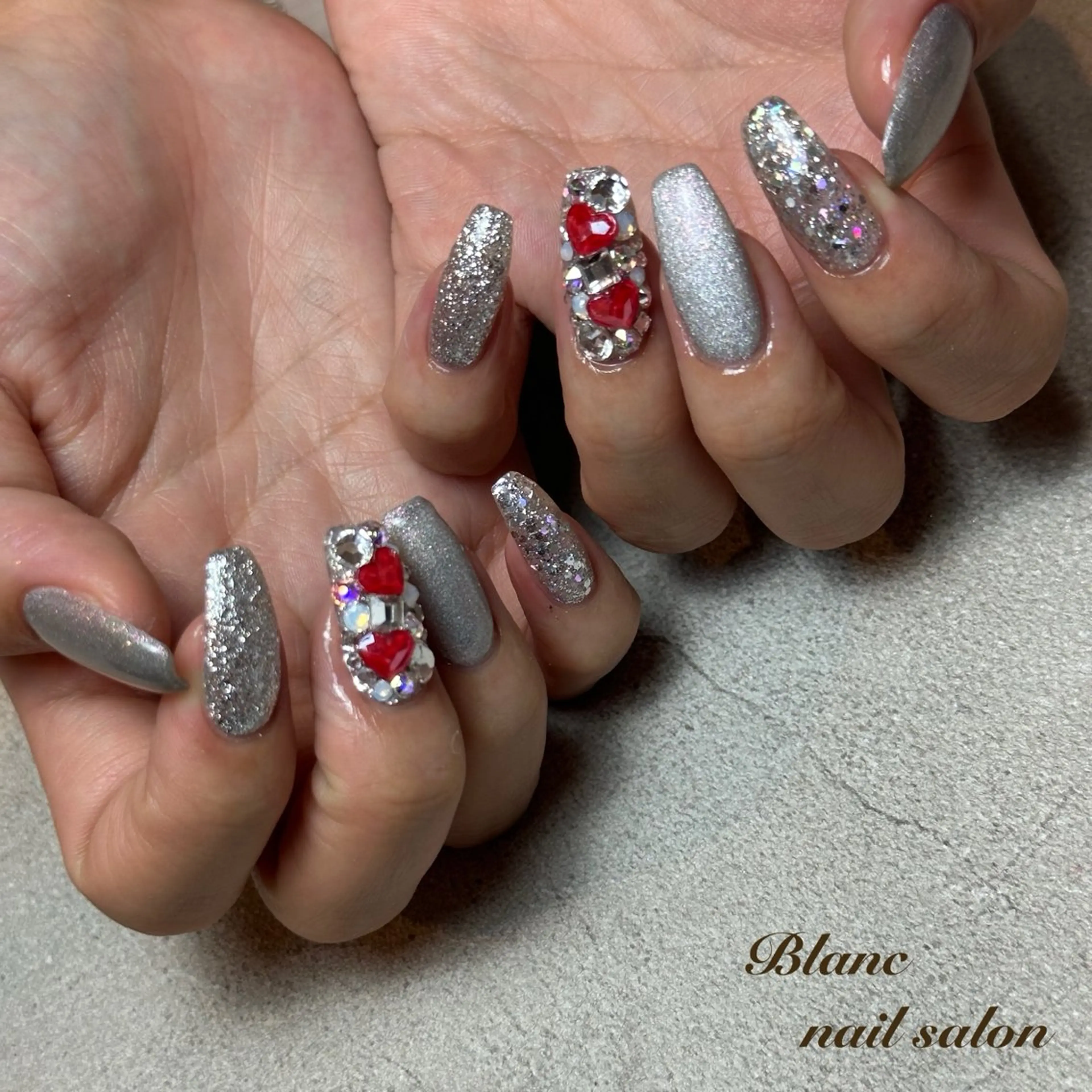 ネイル ハート マグネットネイル Blanc ブランのネイルデザイン