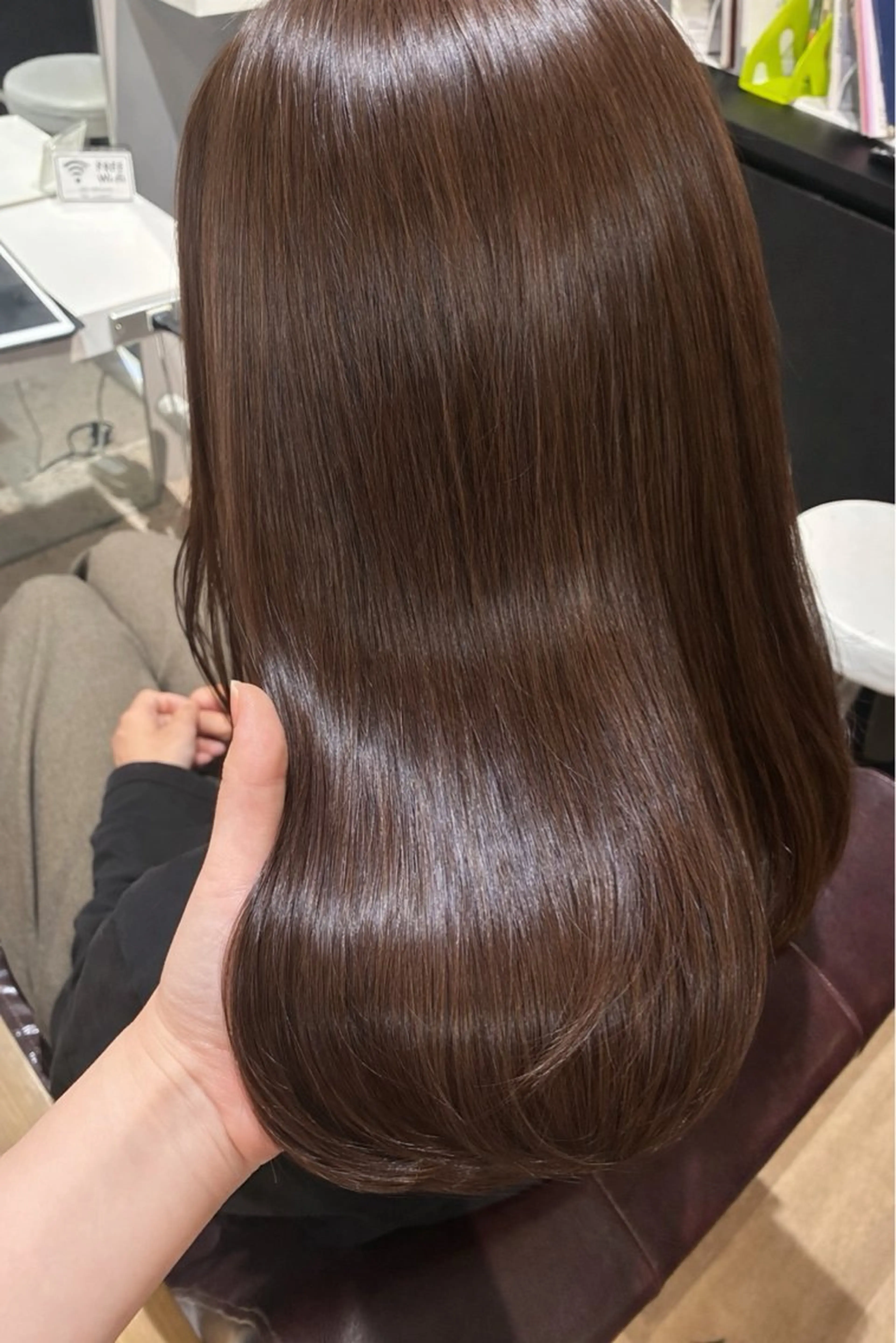 ミディアム レイヤーカット カット ヘアカラー トリートメント 河原木 歩海のヘアスタイル