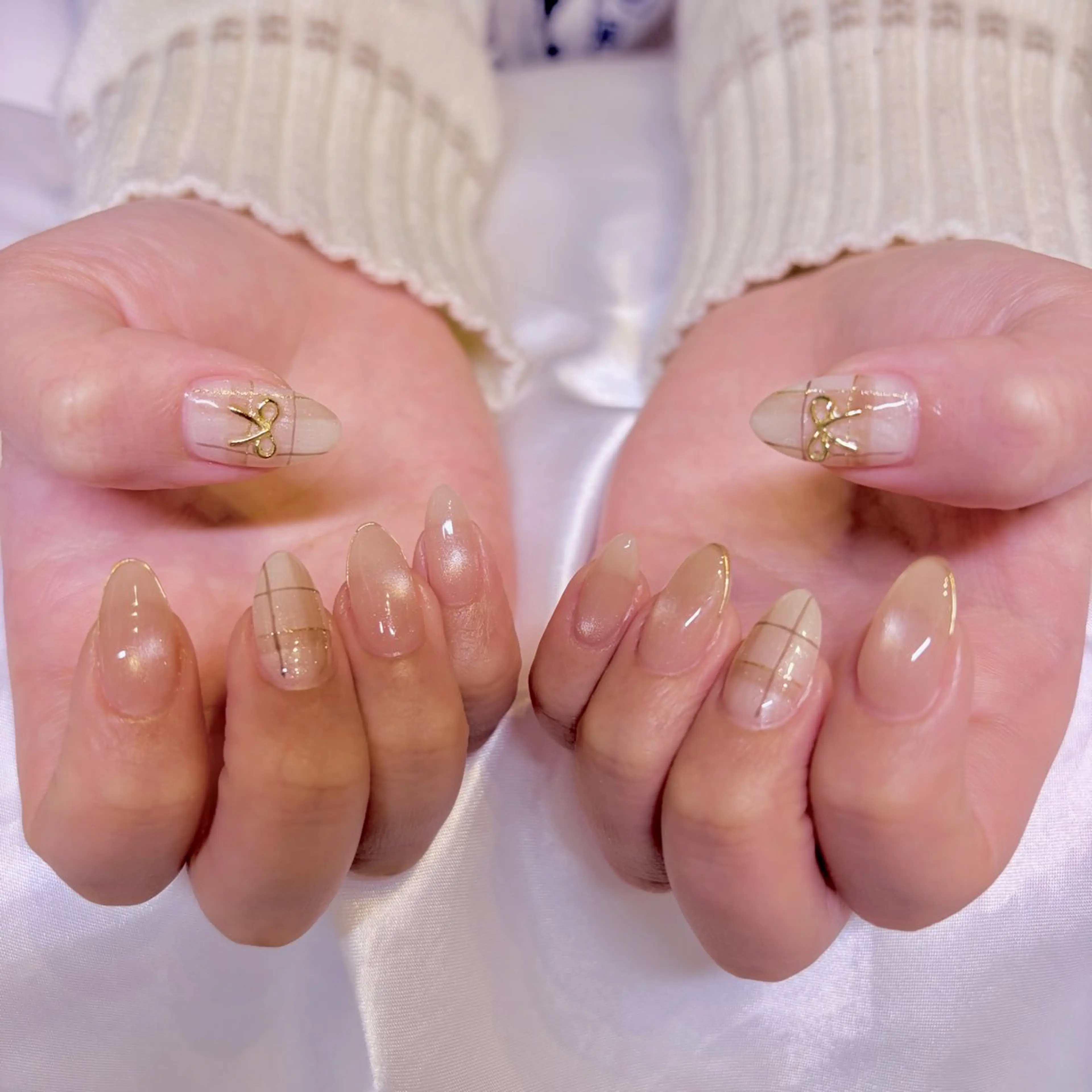 ネイル ガーリー ハンドネイル nail salon e'mu💐のネイルデザイン