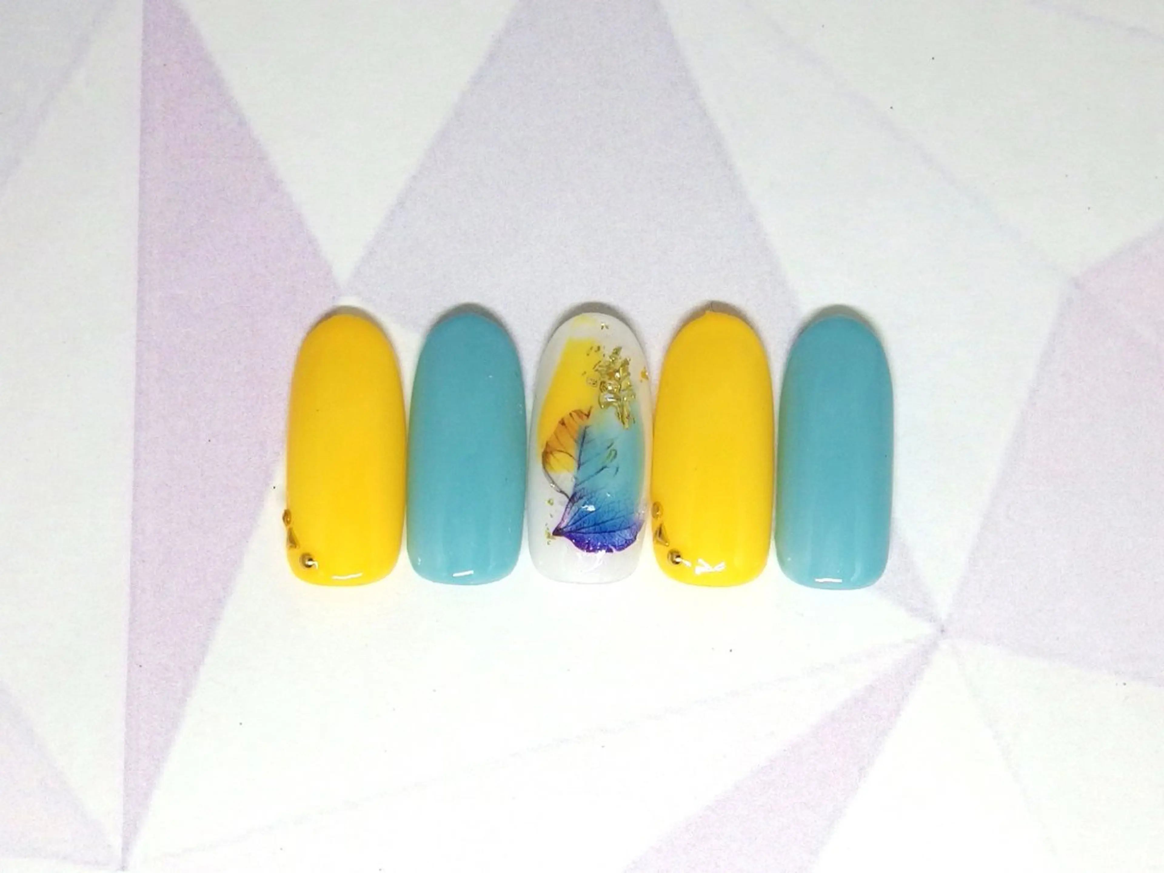 ネイル 持ち込み ハンドネイル ティーエヌ 金山駅東口店のネイルデザイン