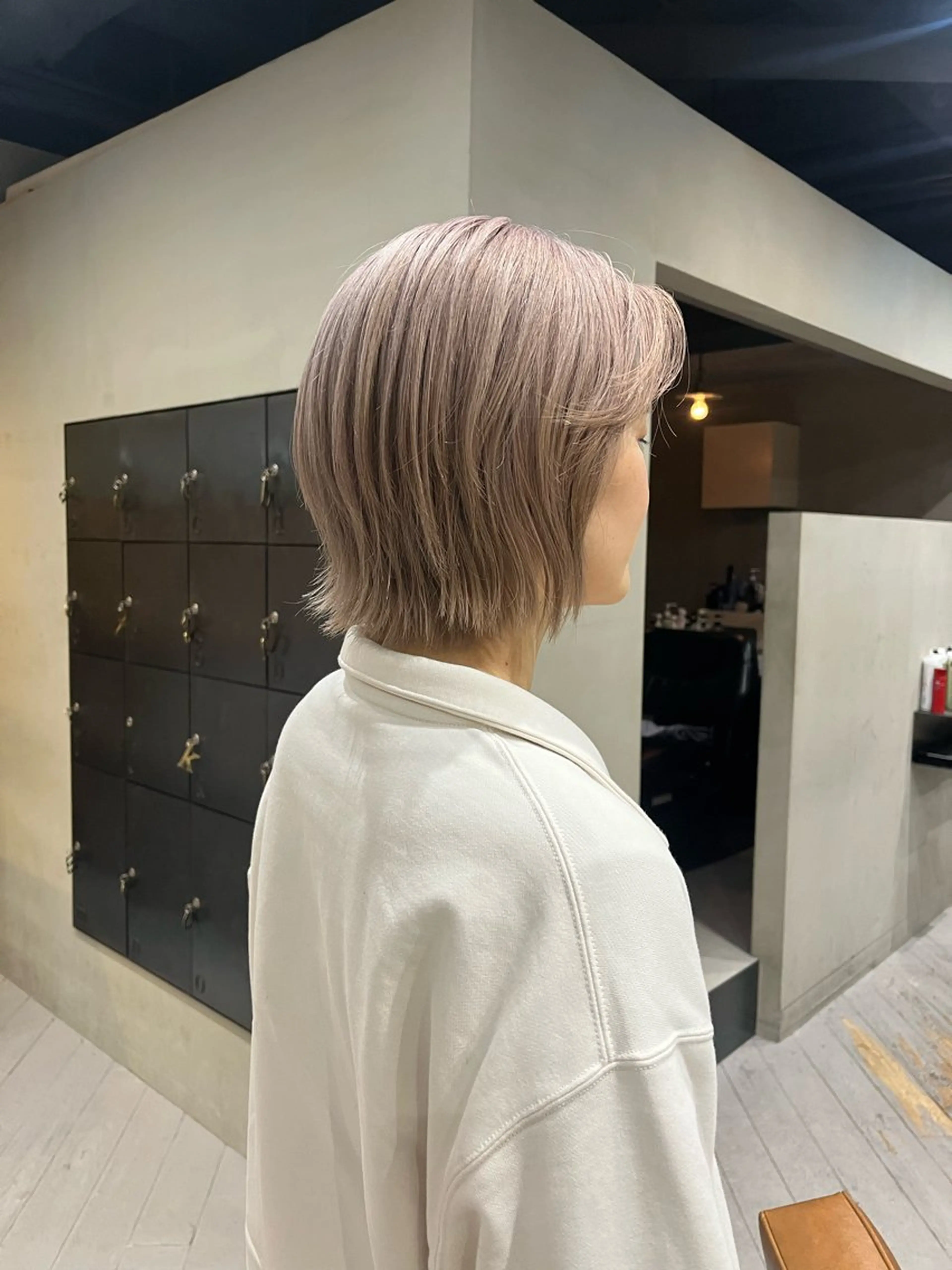 ショート カラー ボブレイヤー ブリーチ ボブ レイヤーカット カット ヘアカラー トリートメント なな/ICI/レイヤ ーパーマ/ボブのヘアスタイル