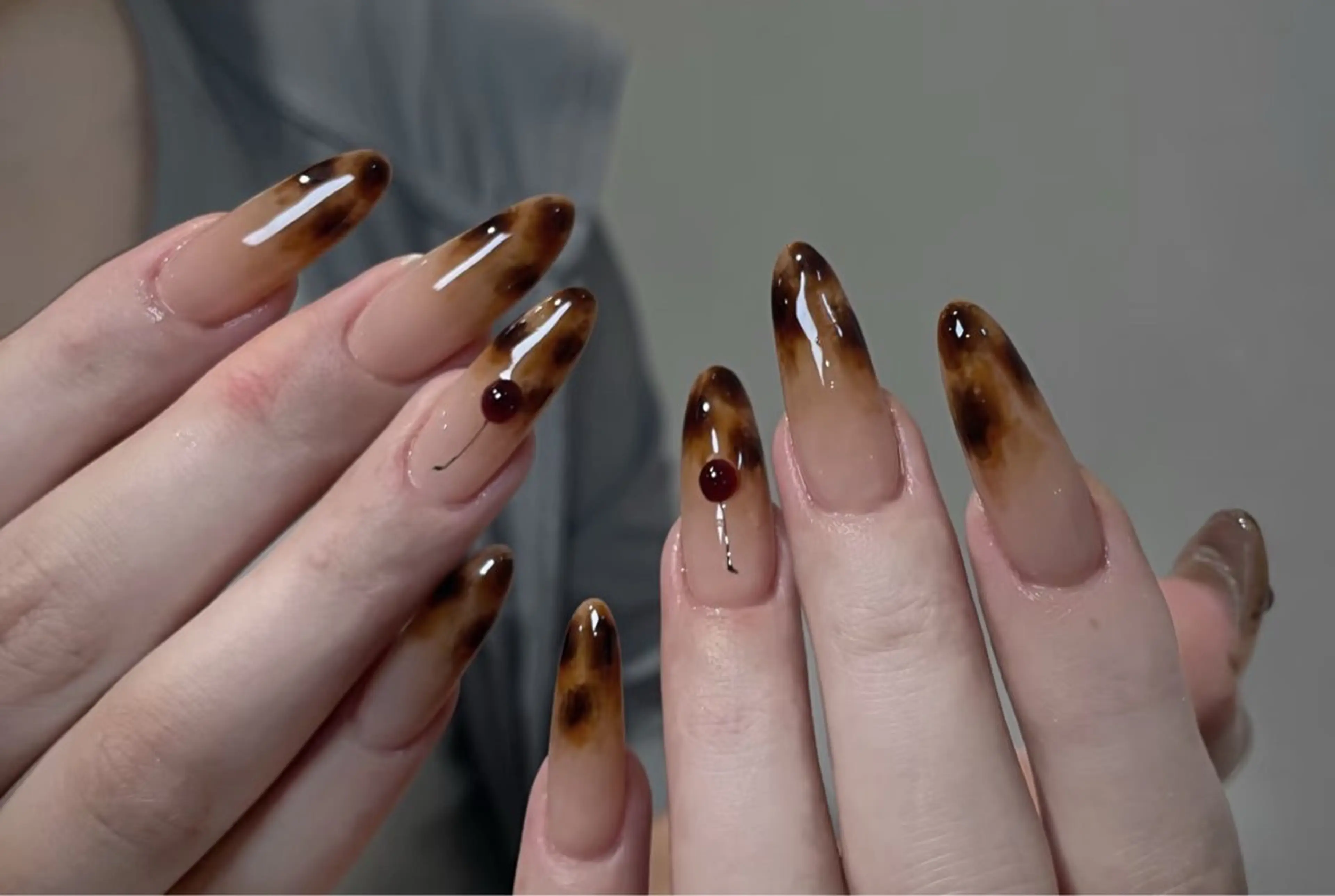 ネイル アートネイル オーロラネイル チークネイル フレンチネイル ガラスフレンチ ハンドネイル 🎀🎀YooLi Nail Salonのネイルデザイン