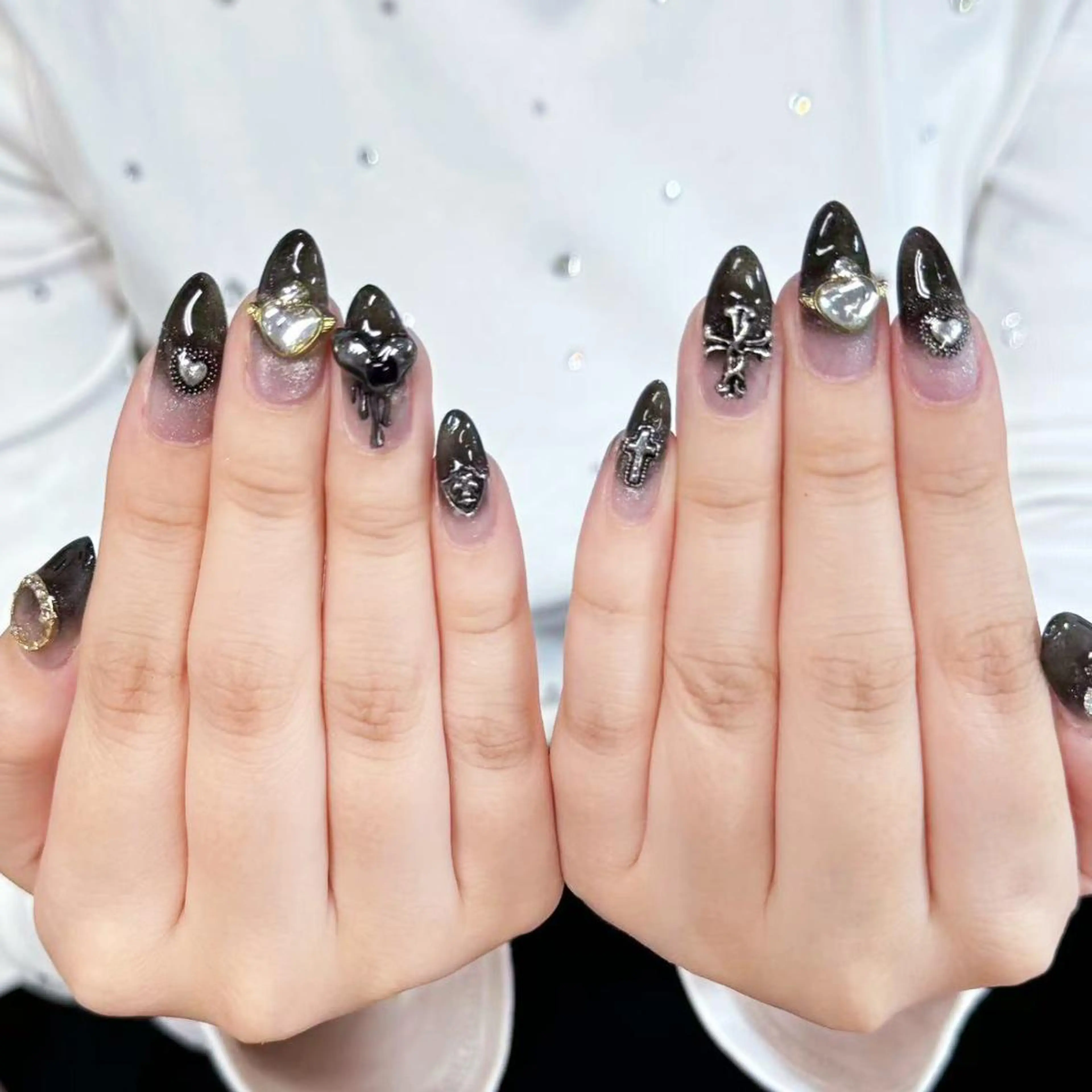 ネイル アートネイル オーロラネイル ガーリー キラキラネイル 韓国ネイル ハンドネイル DIANMOND NAIL🌸のネイルデザイン