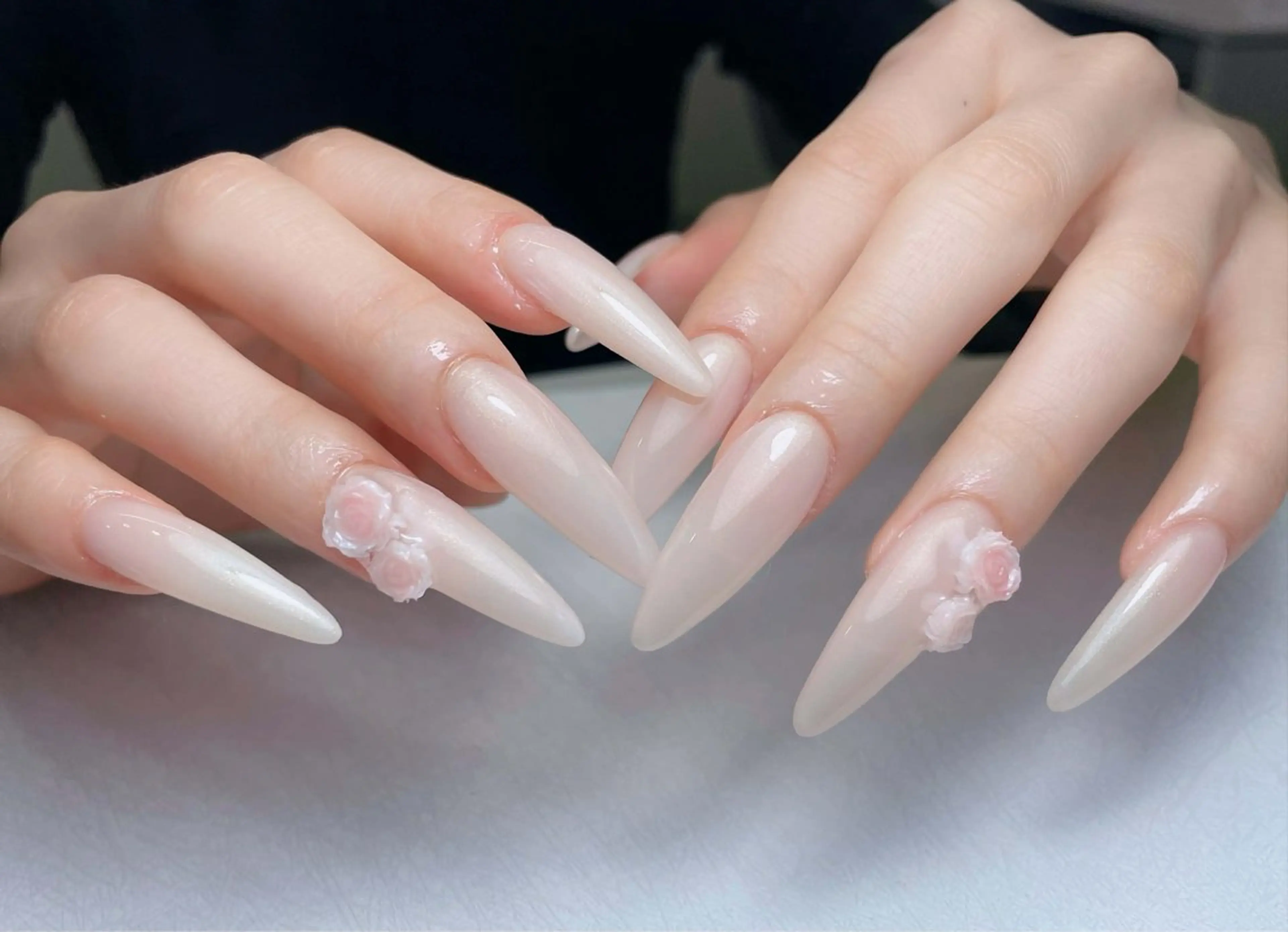 ネイル オーロラネイル フットネイル フレンチネイル ジェルネイル ガラスフレンチ ハンドネイル 中野駅から2分 MEO NAILのネイルデザイン