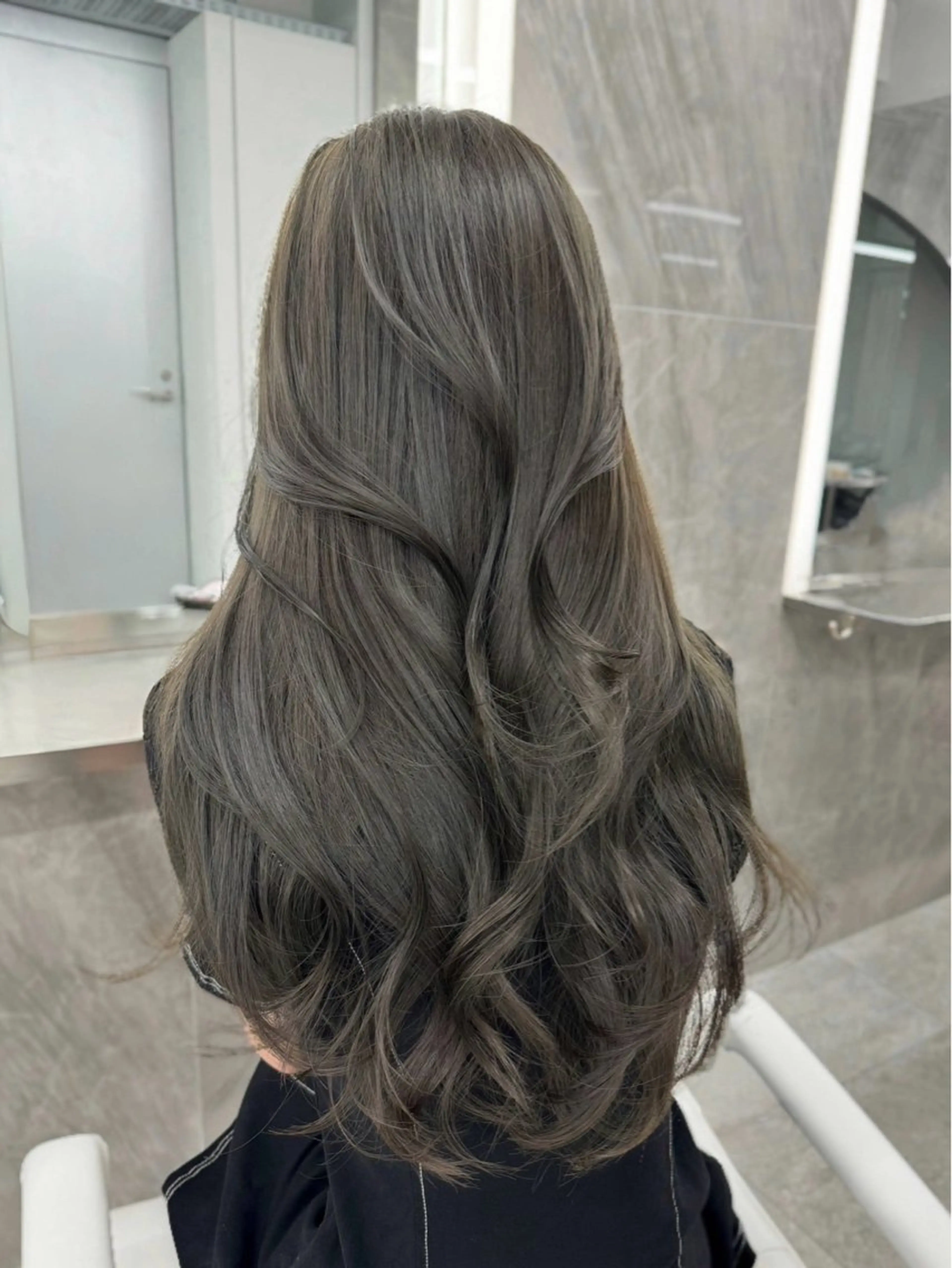 グレージュカラー🩶の写真