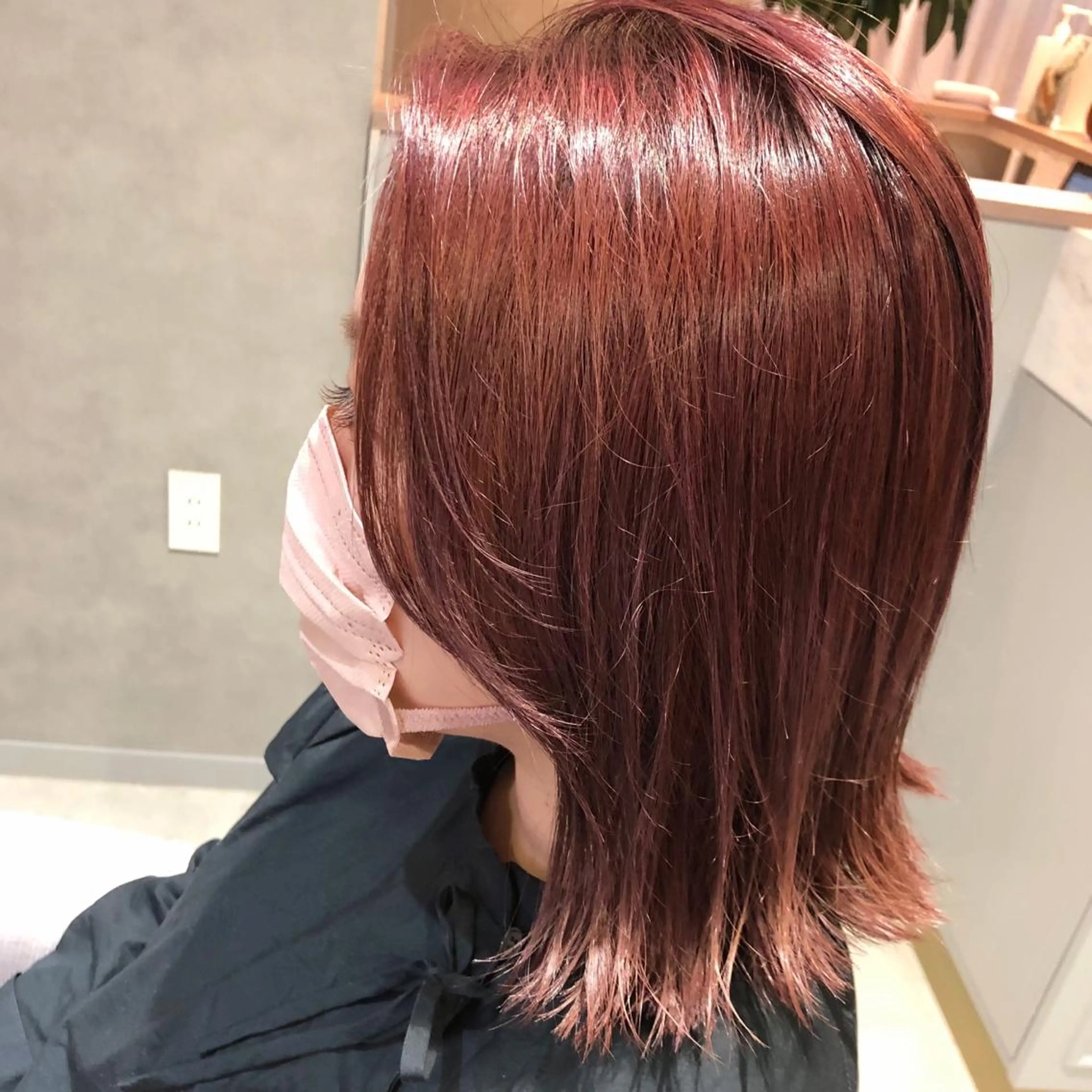 ミディアム 辻本 夏子のヘアスタイル