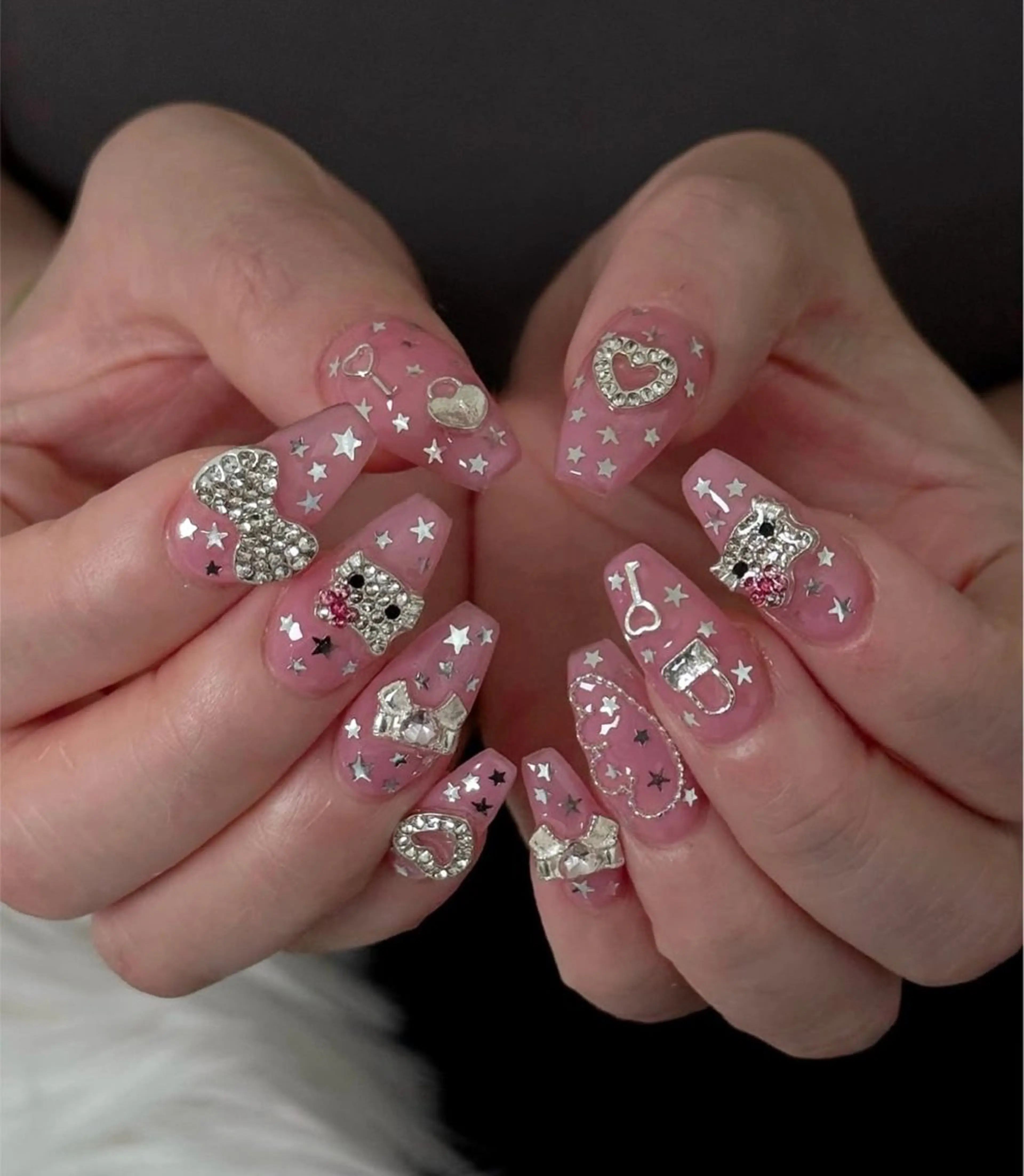 ネイル フラッシュネイル フレンチネイル グラデーション キラキラネイル 韓国ネイル ハンドネイル Lina nail所属・Lunaa 池袋のネイルデザイン