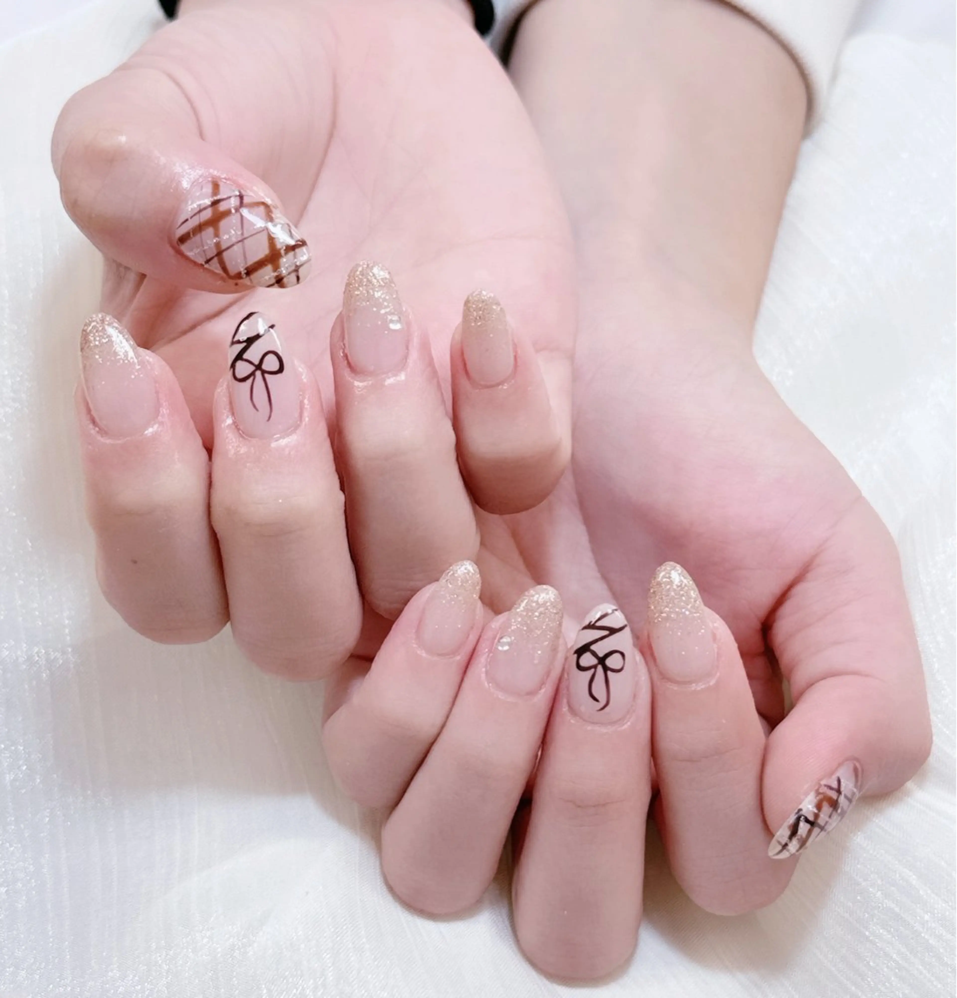 ネイル チークネイル フレンチネイル グラデーション 氷ネイル・うるうるネイル キラキラネイル ハンドネイル 陳 rinaのネイルデザイン