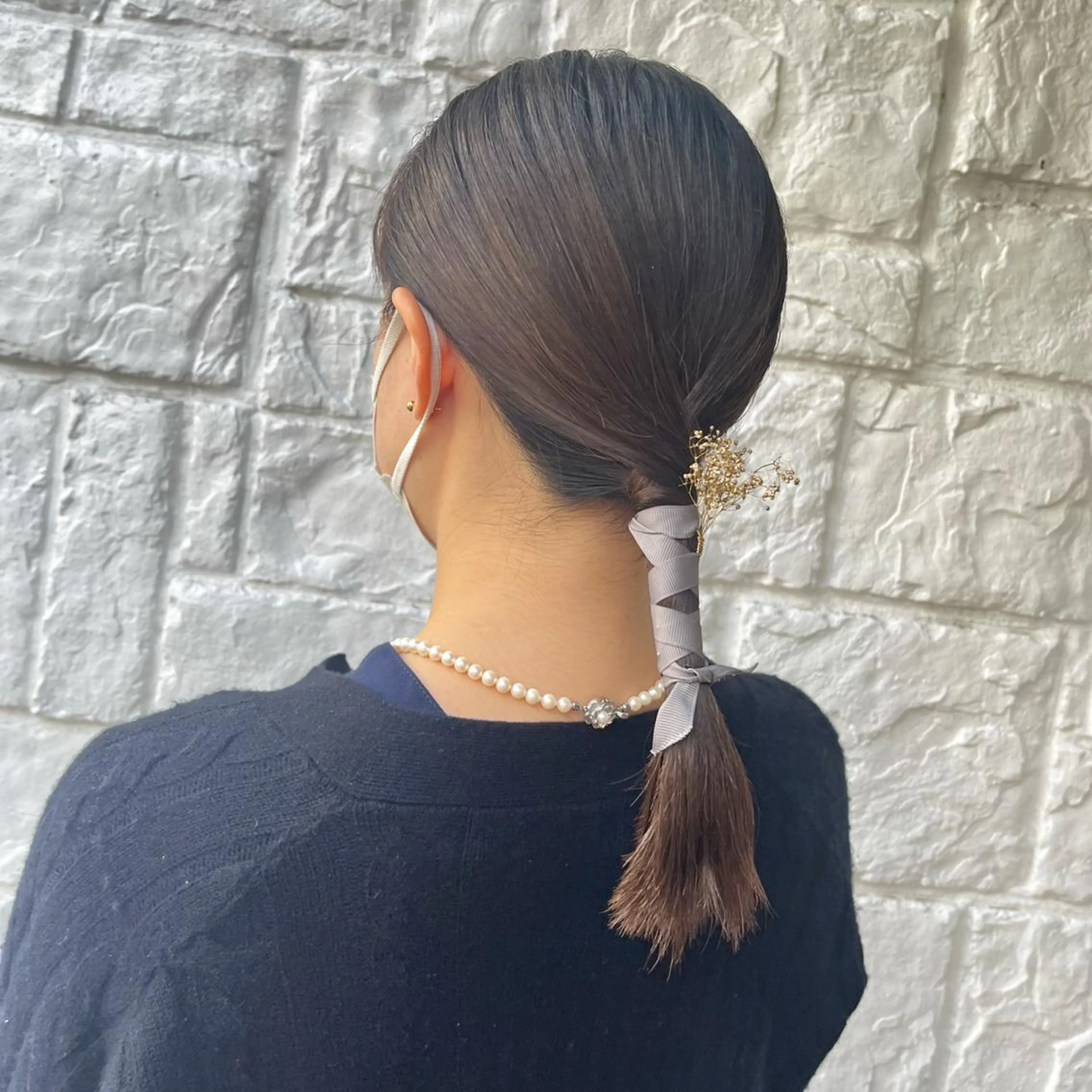 ミディアム ヘアアレンジ 結婚式・ブライダル ヘアセット カジュアルを女っぽく 𝗮𝘆𝗮𝗰𝗼のヘアスタイル