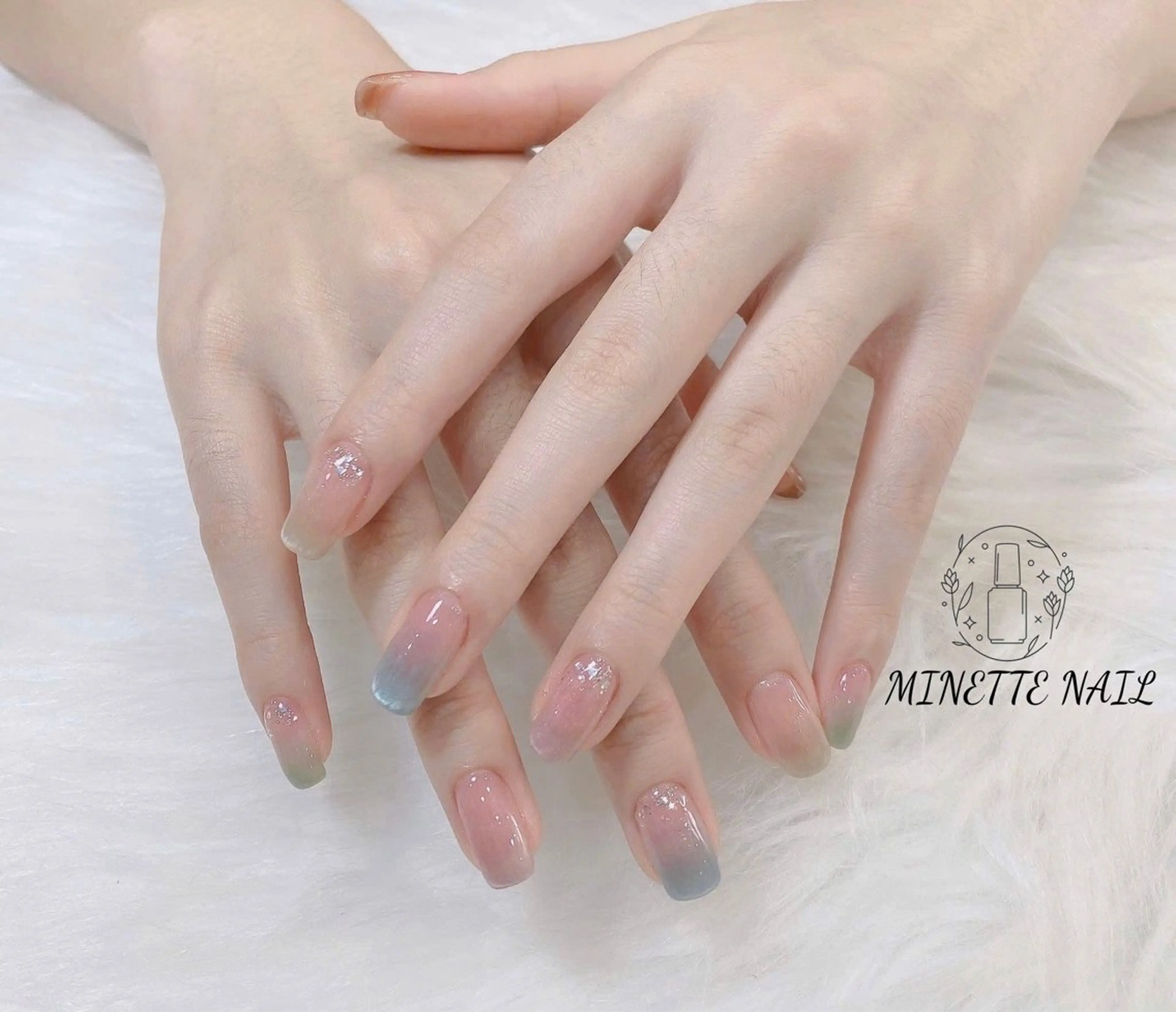 ネイル ブルー フレンチネイル ジェルネイル グラデーション グリーン Minette Nailのネイルデザイン