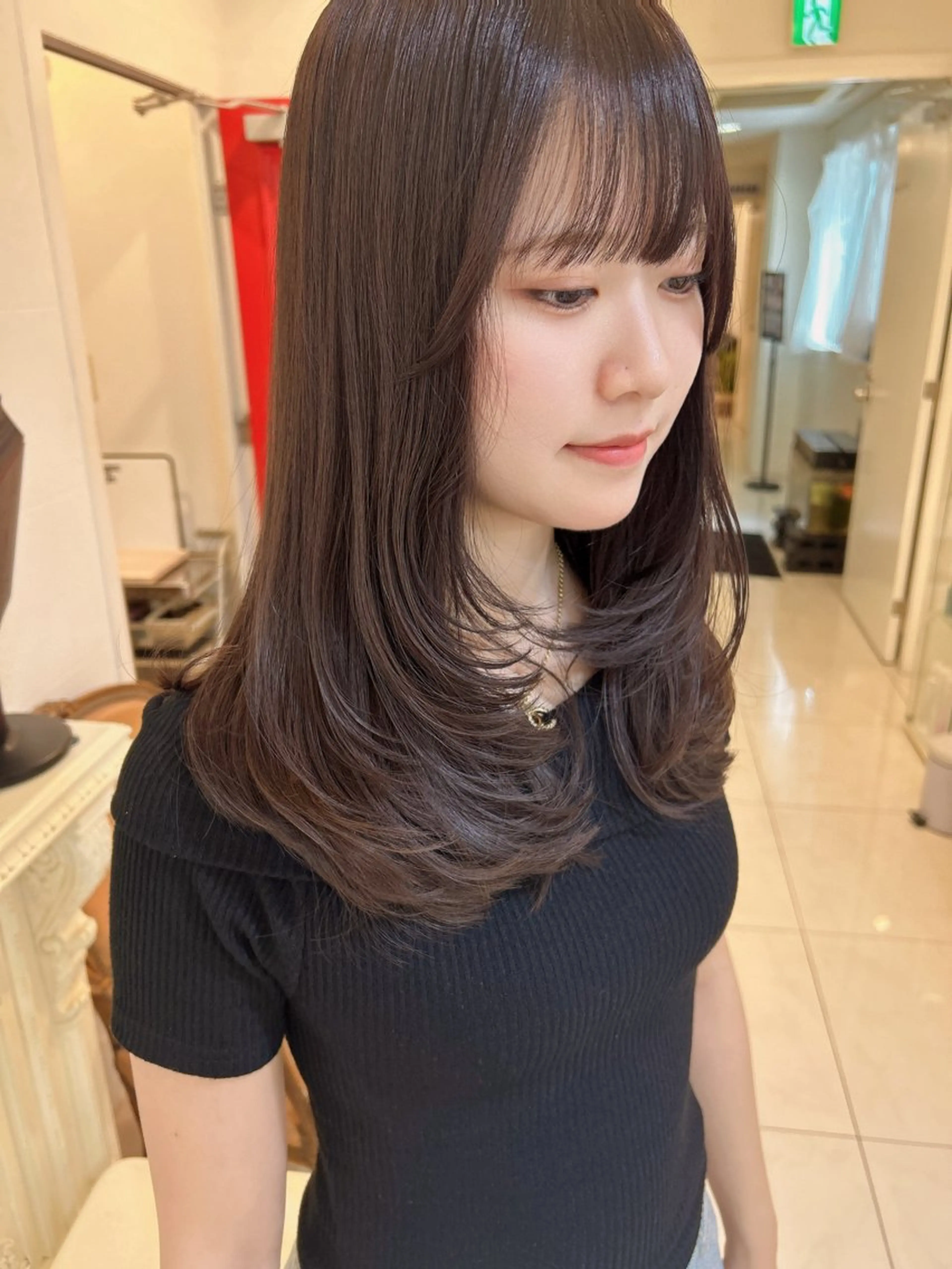 ミディアム カラー ベージュカラー パープルカラー レイヤーカット カット ヘアカラー トリートメント Noah's　Ark所属・透明感カラー🫧ヘア セット🫧松本菜月の眉毛・アイブロウイメージ