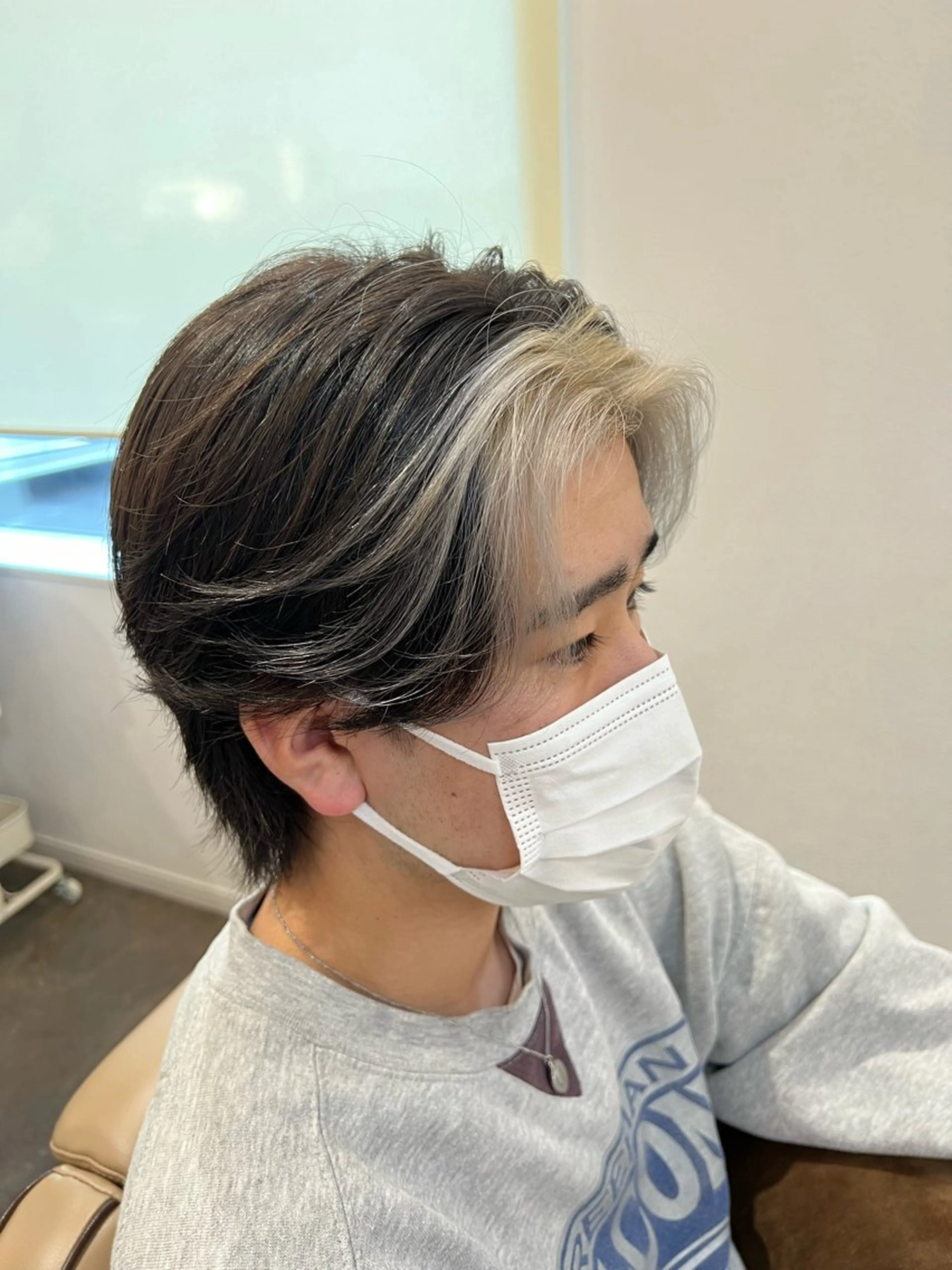 ミディアム カラー メンズ Salon de Qualia(サロンドクオリア)所属・ハイトーン/外国人風 カラー/メンズパーマのヘアスタイル