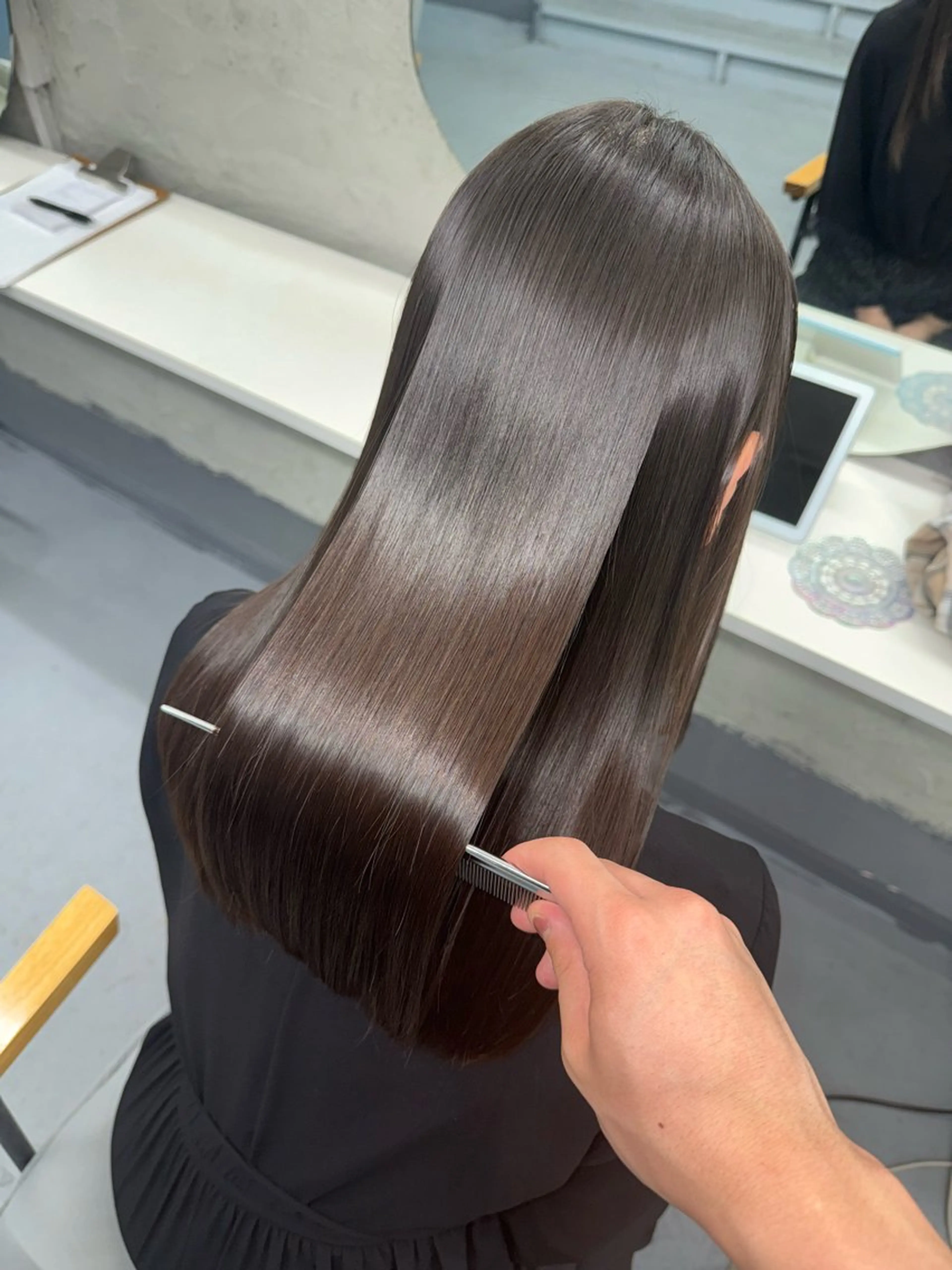 【うる艶髪】カット+美髪縮毛矯正の写真