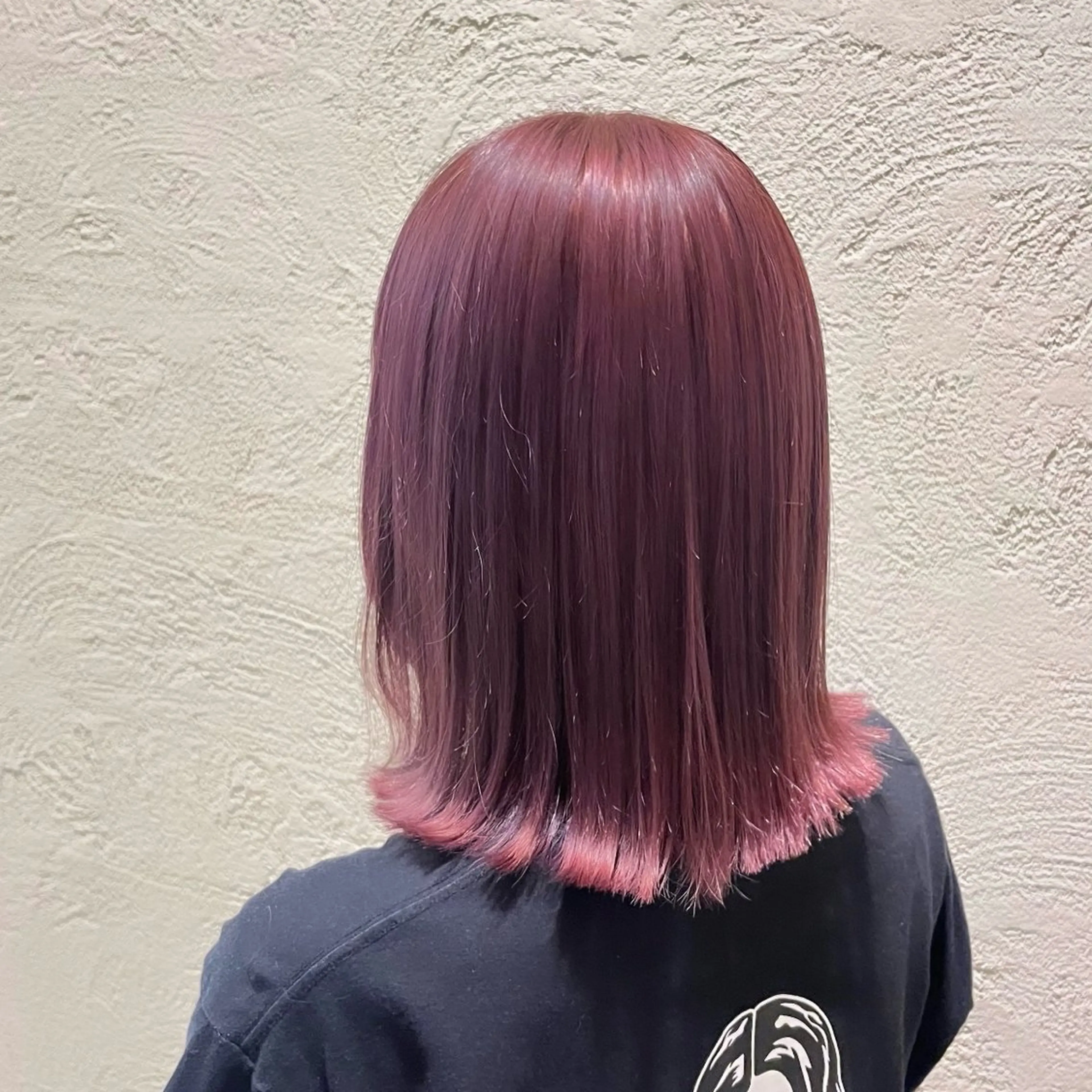 ミディアム カラー ルプラボウ 鈴木 莉菜のヘアスタイル