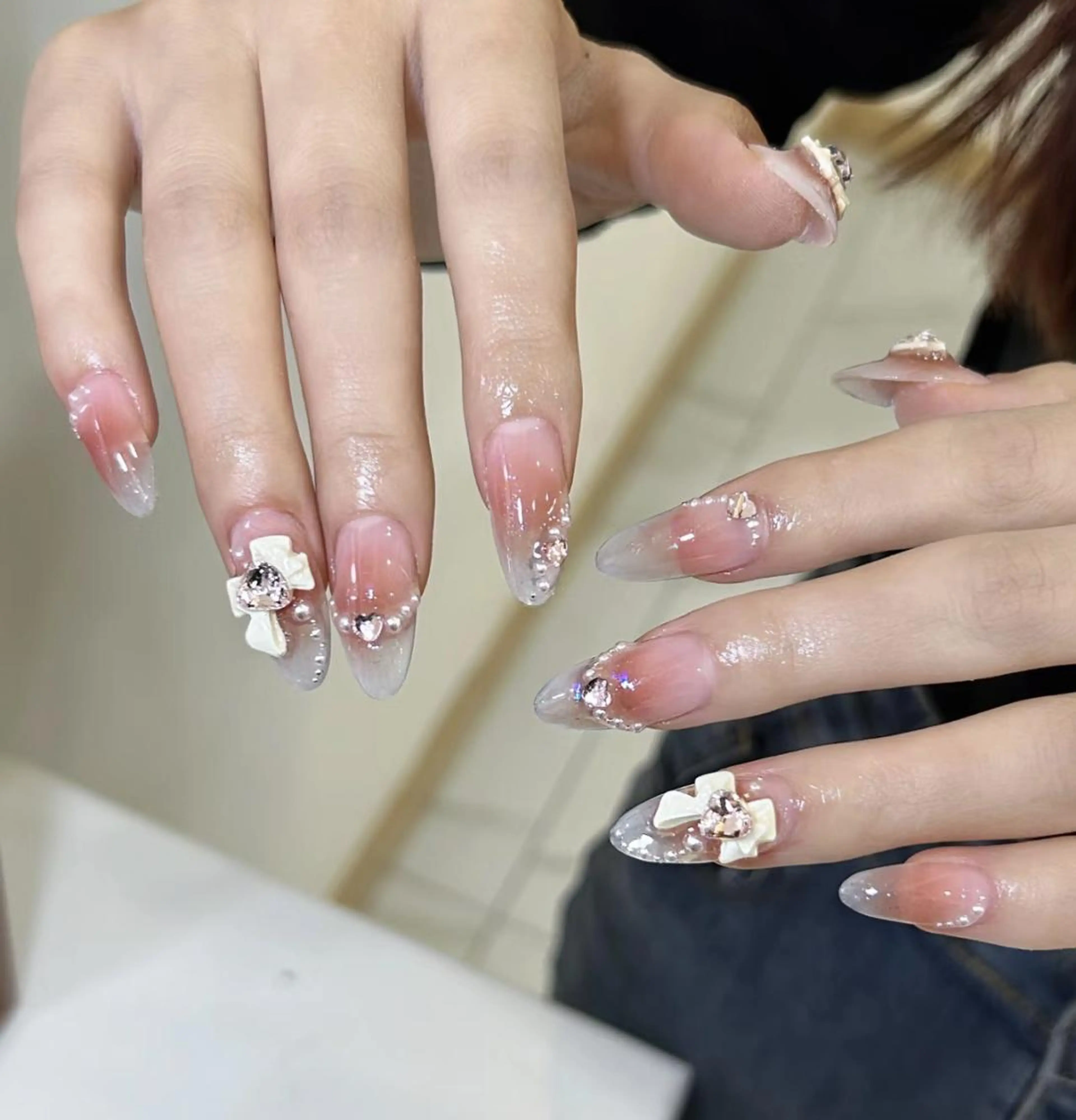 ネイル ハンドネイル 🎀 Ayaka_nailのネイルデザイン