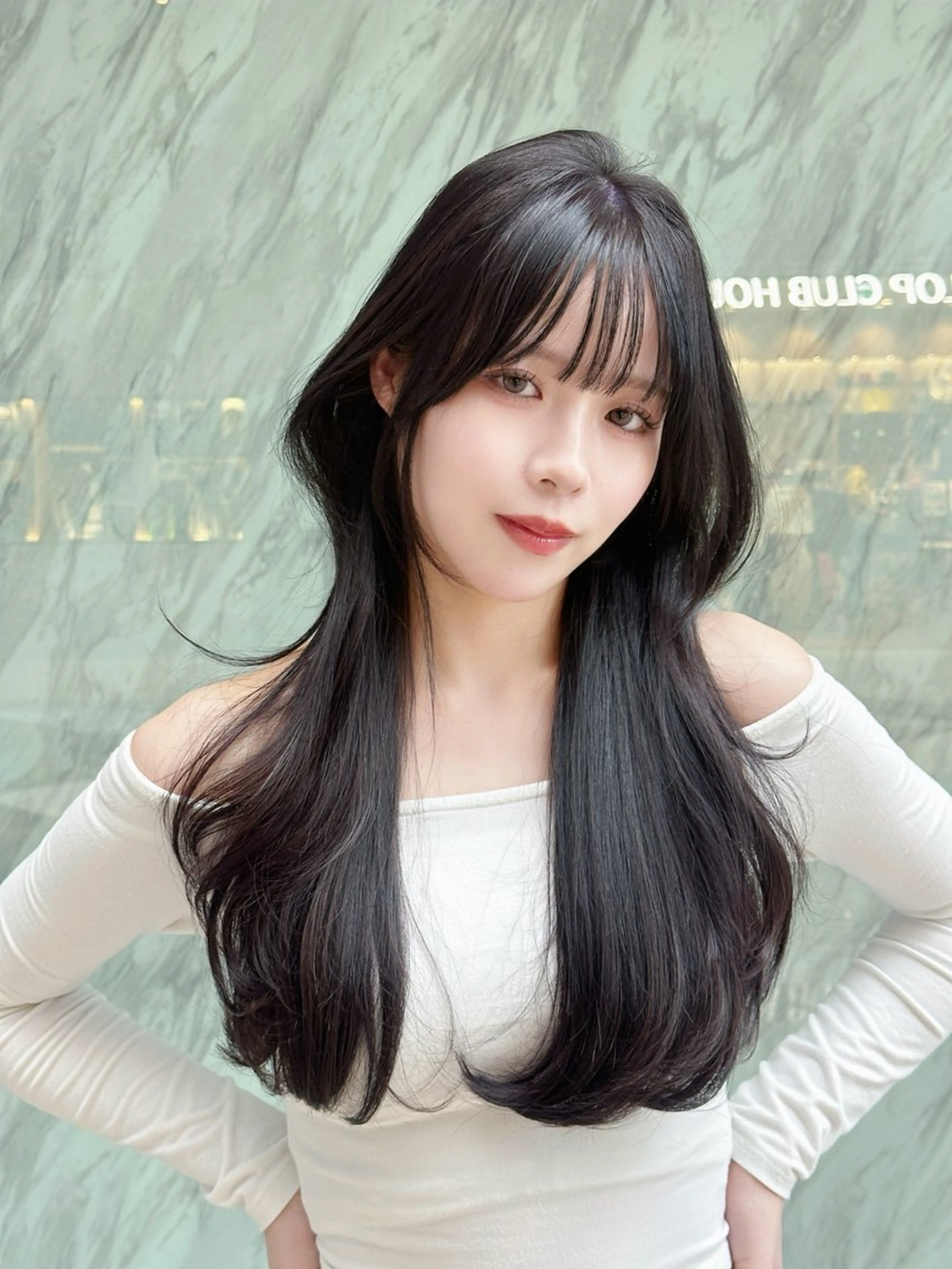 ロング カラー ヘアカラー トリートメント 韓国レイヤーカット/ ダブルカラーのヘアスタイル