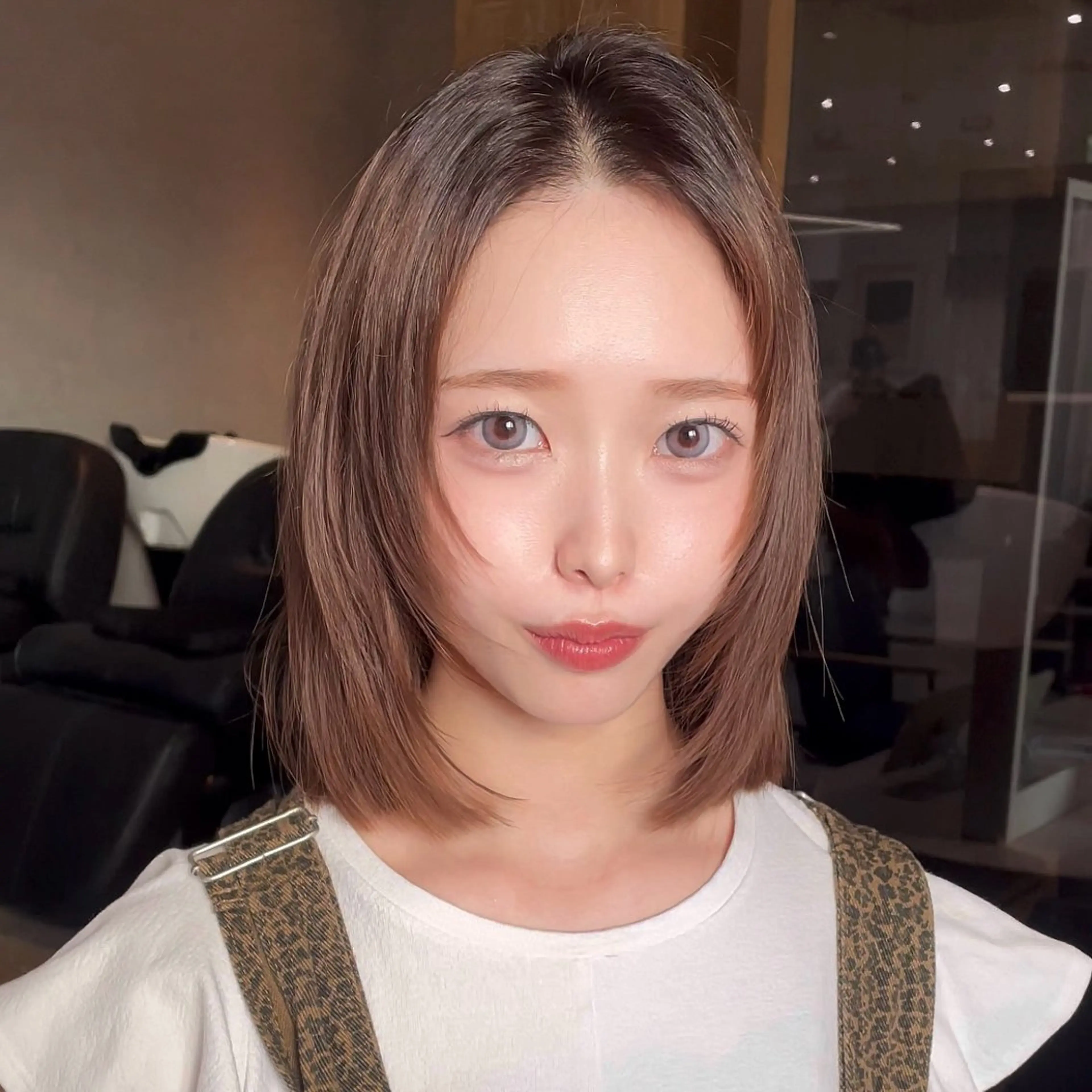 ミディアム ケアカラー ハッシュカット ハイレイヤー 髪質改善 韓国風ヘア カット ヘアカラー トリートメント ヘッドスパ ヘアセット ハッシュカット🖤 レイヤー/透けカラーのヘアスタイル