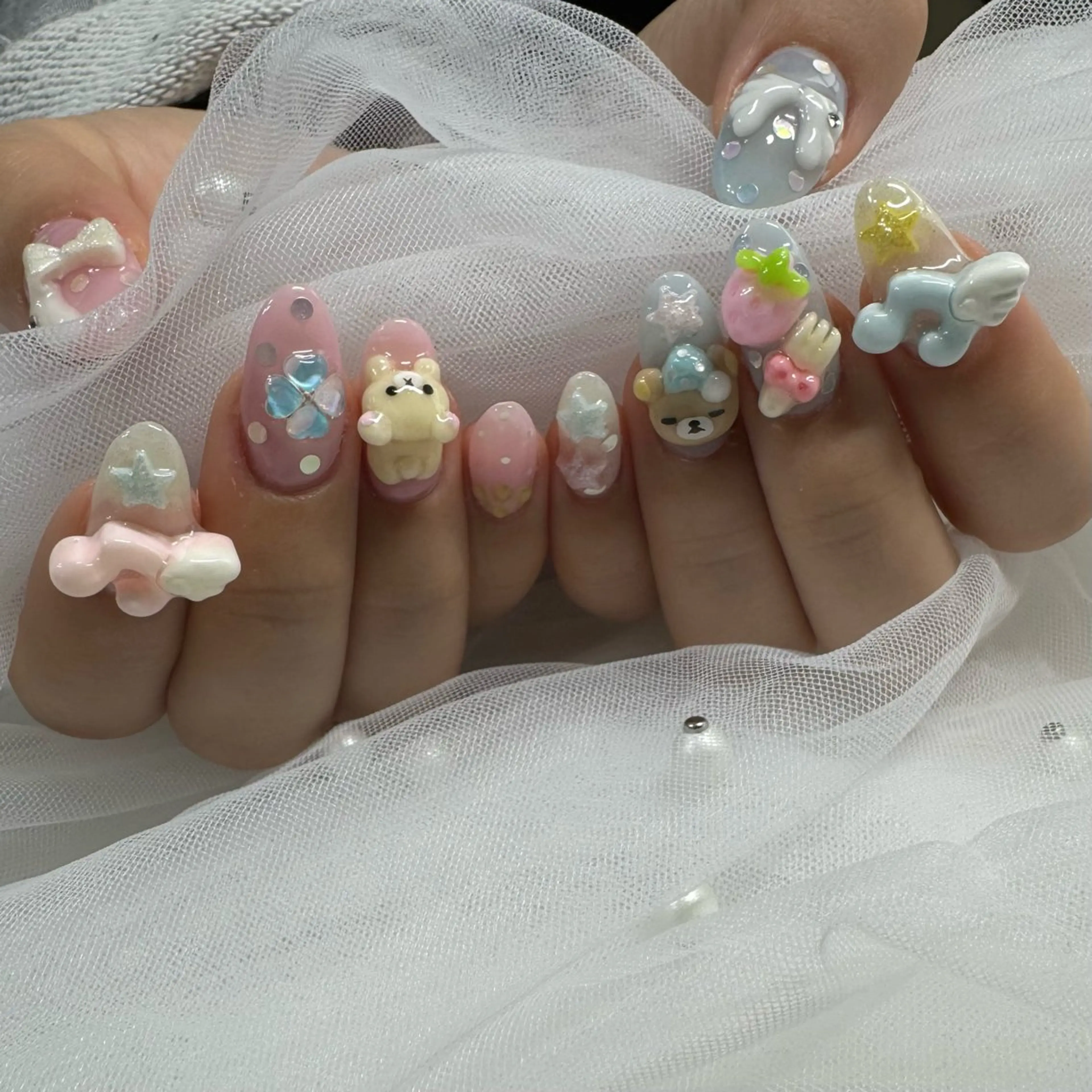 ネイル 持ち込み 東 千夏のネイルデザイン