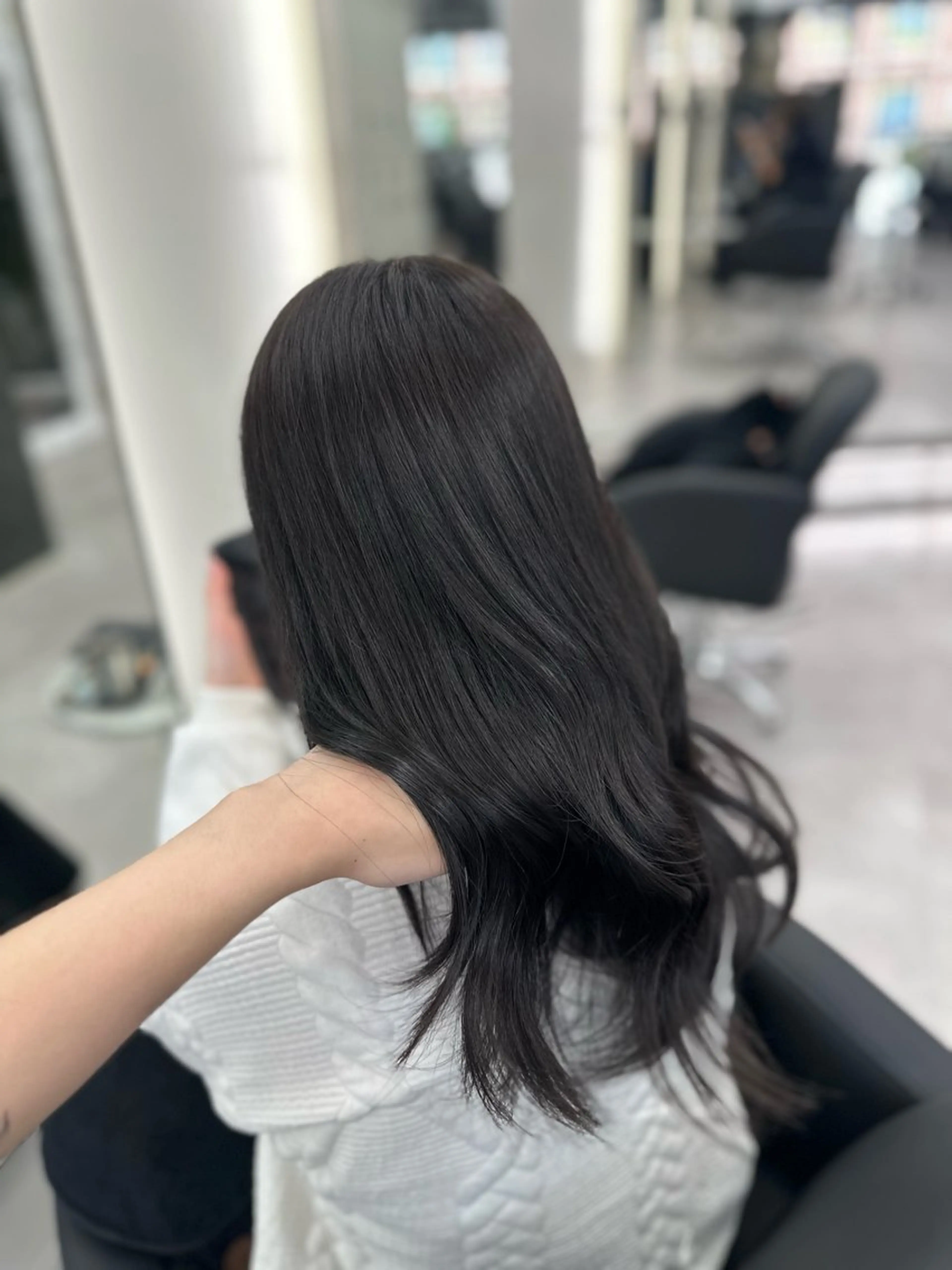 セミロング 縮毛矯正/艶カラー /髪質改善/なんばのヘアスタイル