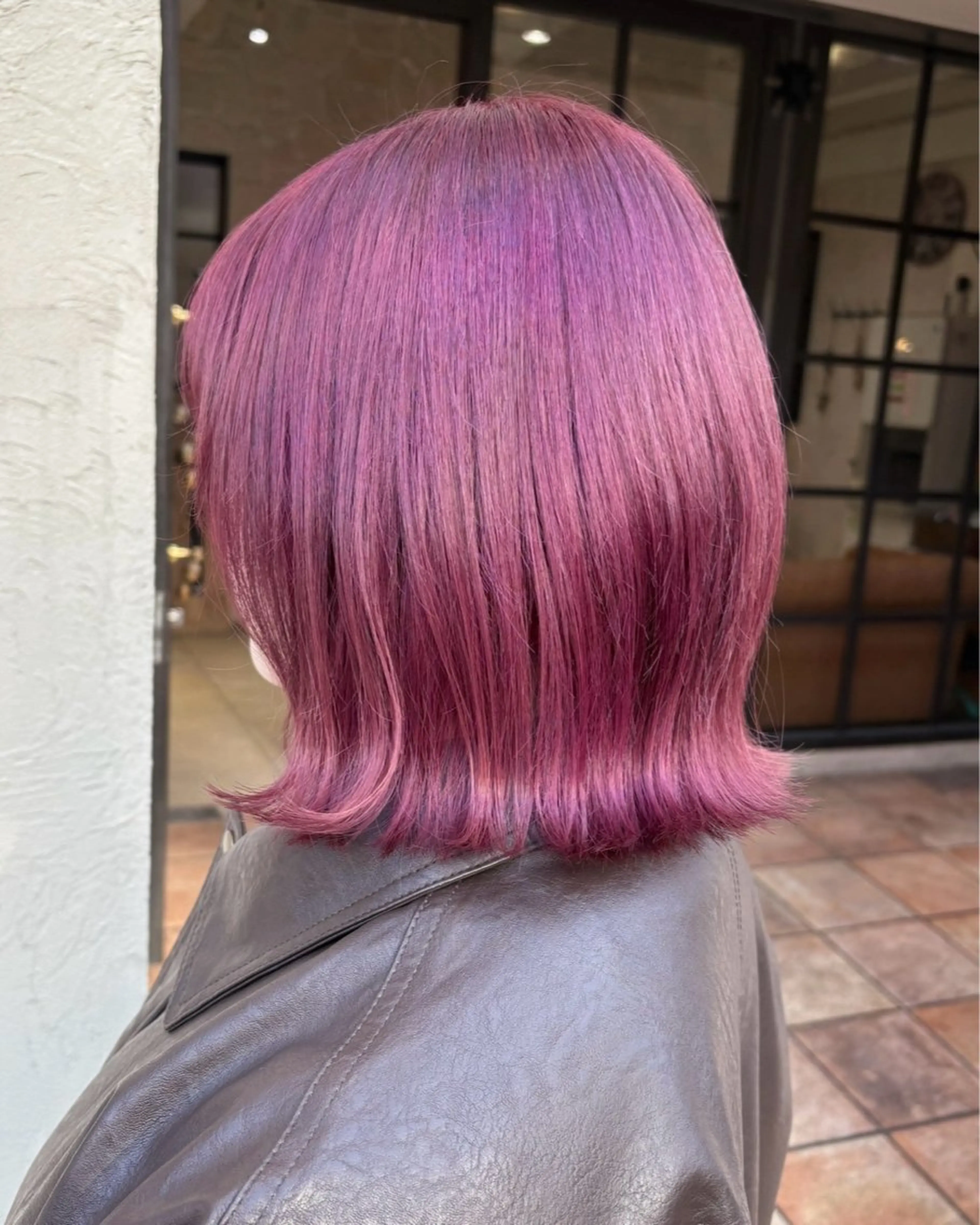 ミディアム カラー ブリーチ ピンクカラー 🐺ིྀ顔周レイヤー /髪質改善🩵aoiのヘアスタイル