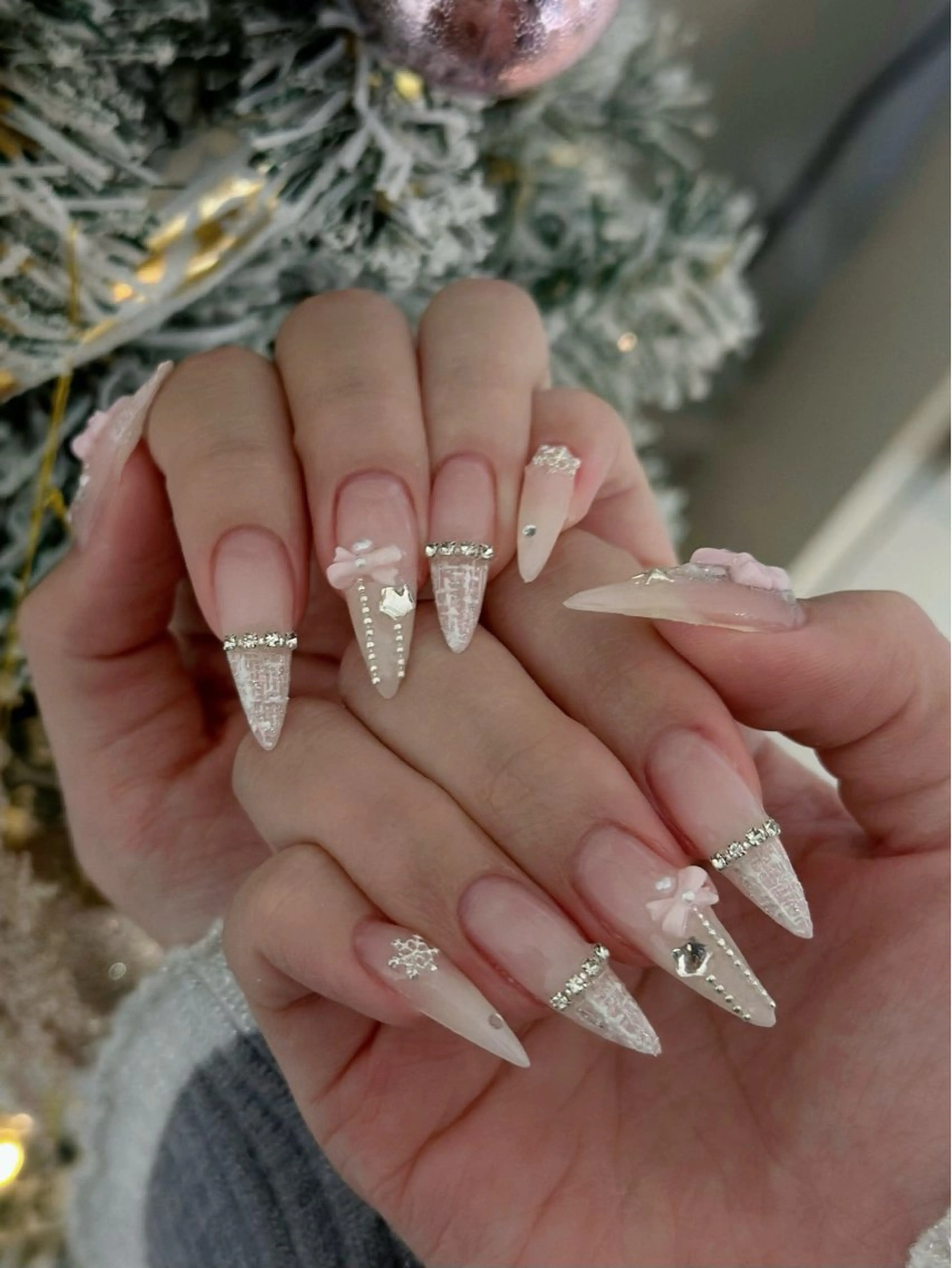 ネイル オーロラネイル ボルドー ブラウン 氷ネイル・うるうるネイル キラキラネイル ハンドネイル Julli ジュリのネイルデザイン