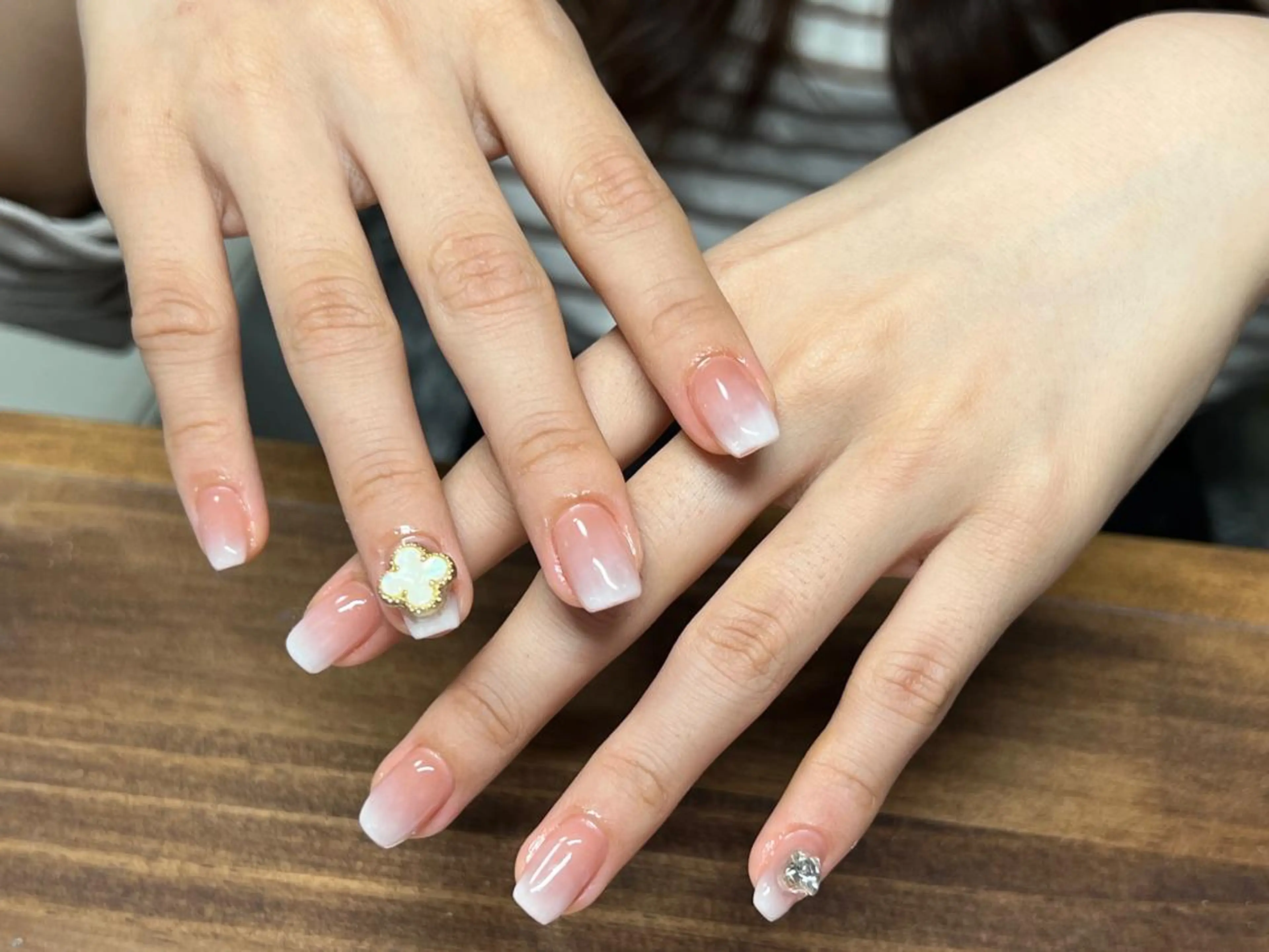 ネイル lucky nail 歌舞伎町のネイルデザイン