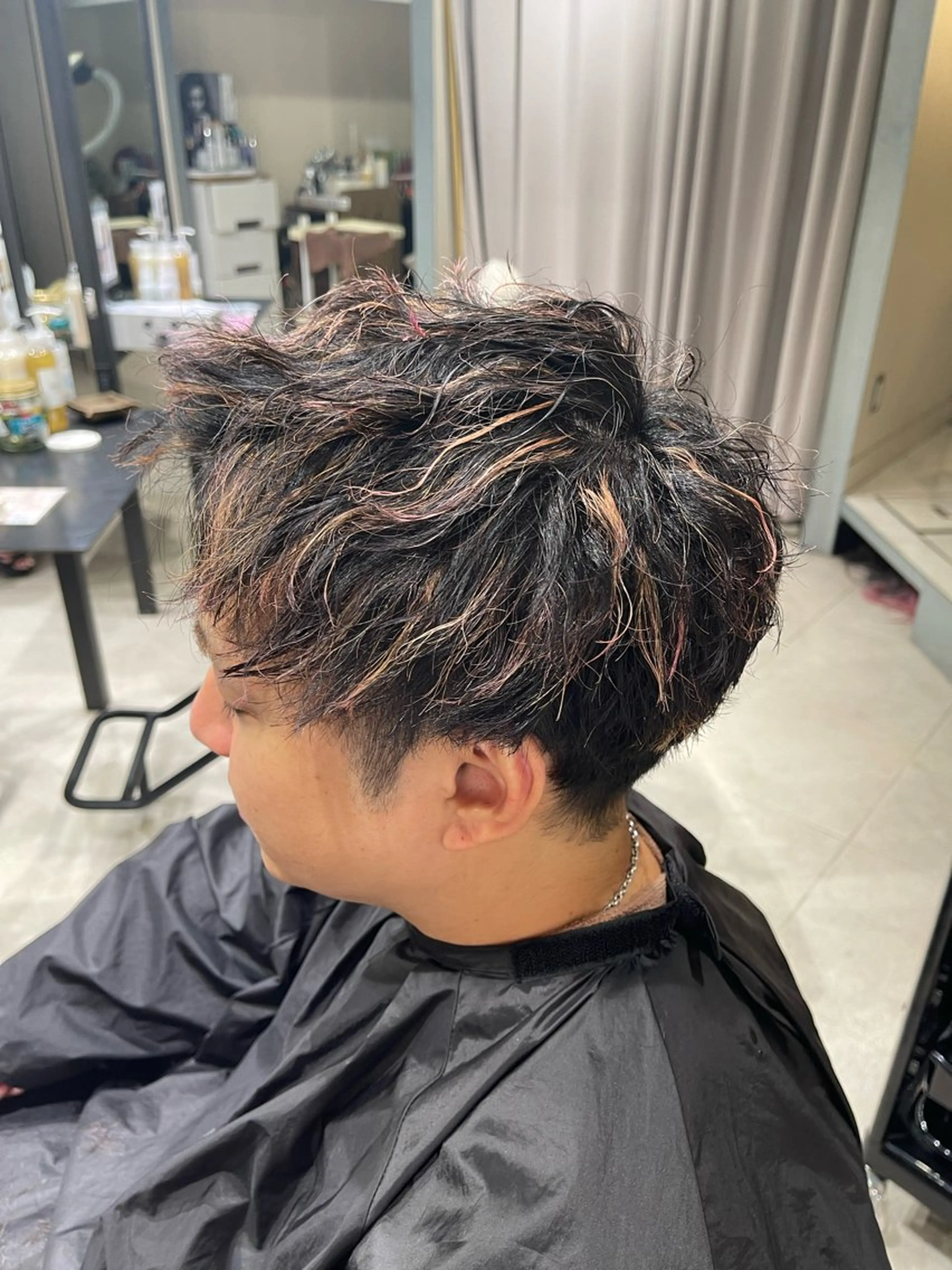 メンズ メンズブリーチ メンズハイトーン メンズインナーカラー メンズ韓国風 カット パーマ 馴染み100%🔥 エクステ/daikiのヘアスタイル