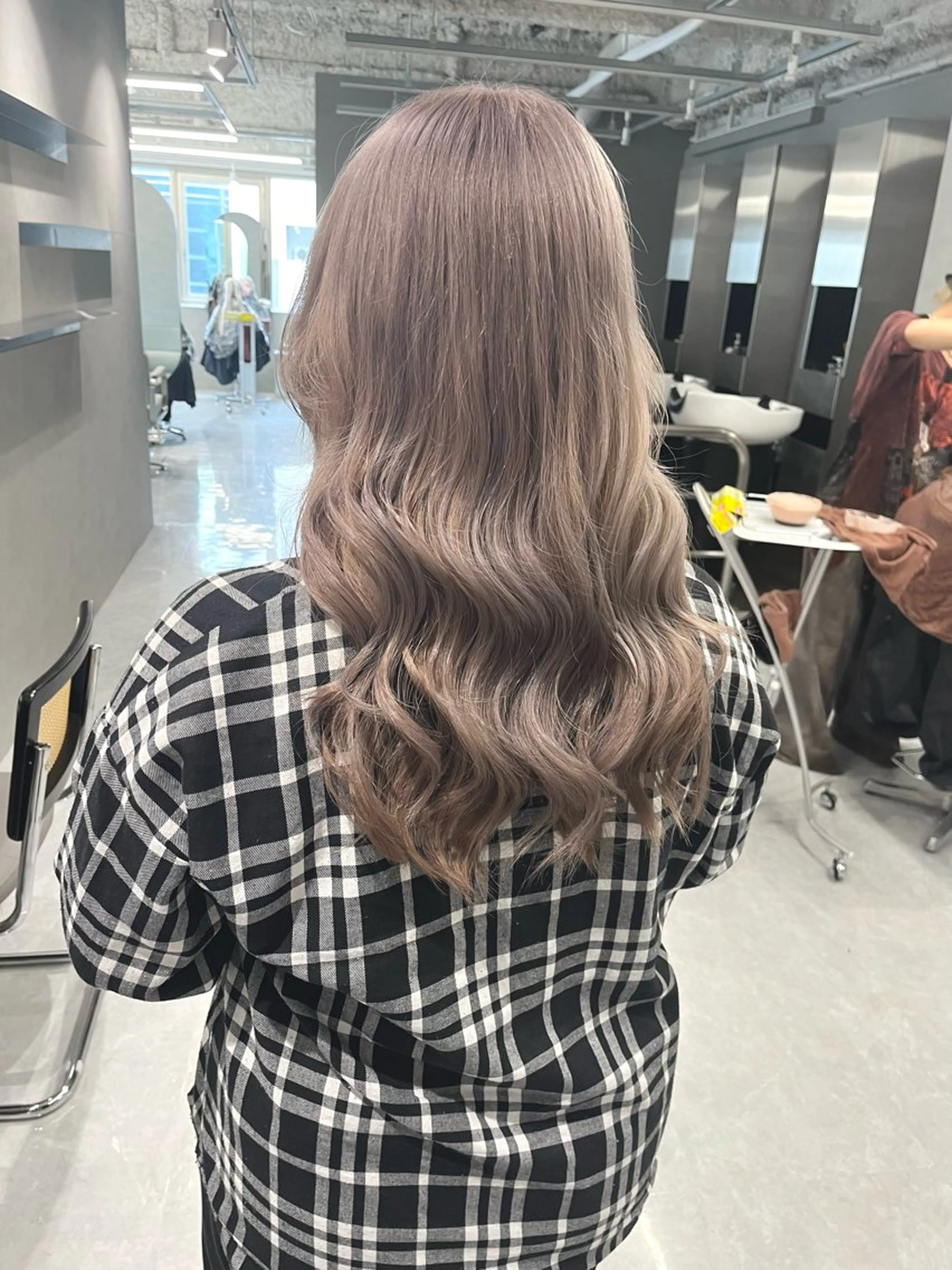 セミロング カラー 暖色ハイトーン特化 🥇Mioのヘアスタイル