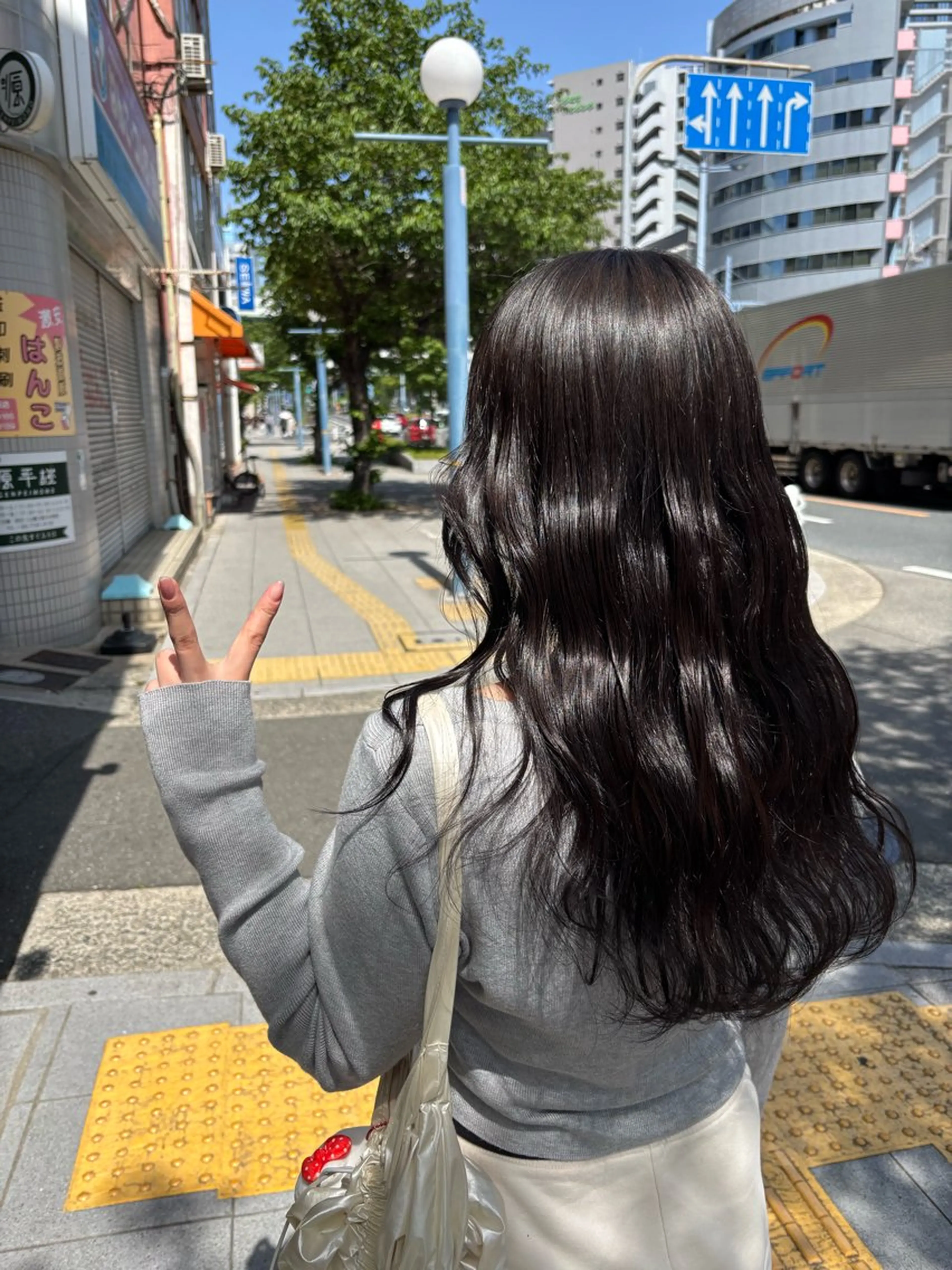 ロング カラー 黒髪 BELO OSAKA マオのヘアスタイル