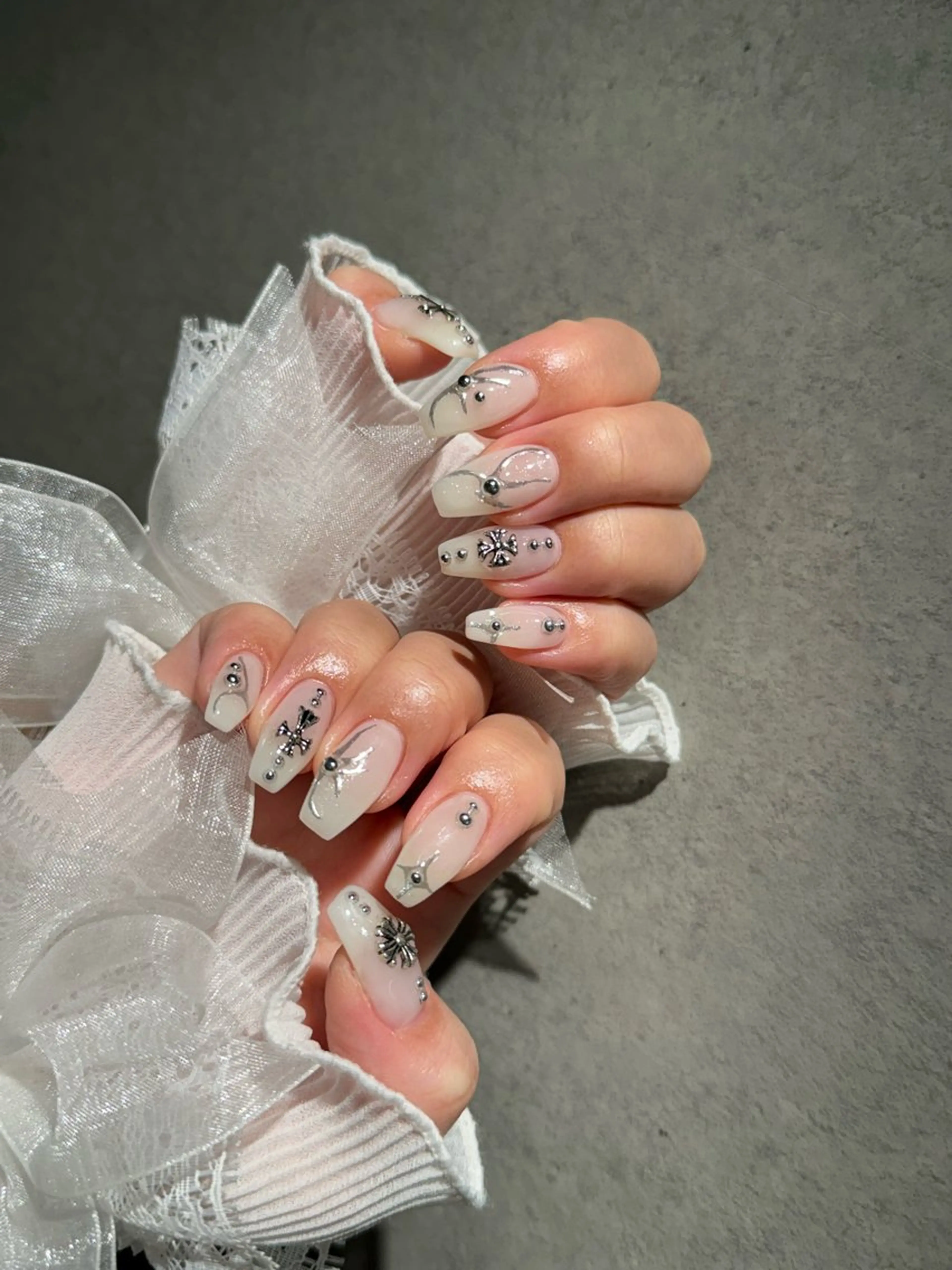 ネイル I-nailロング /ワンホン/キラキラのネイルデザイン