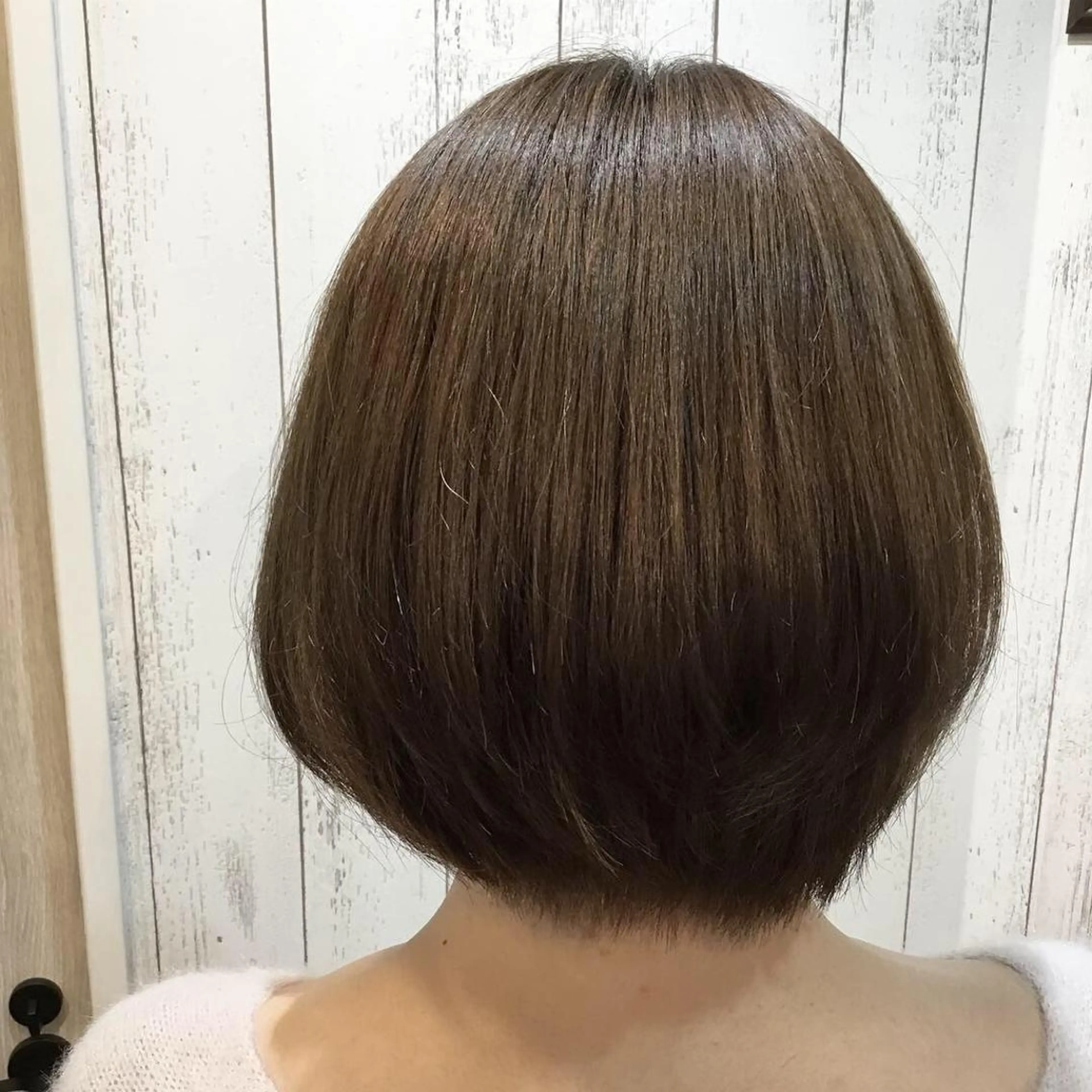 ショート カラー パーマ embrace エンブレイスのヘアスタイル