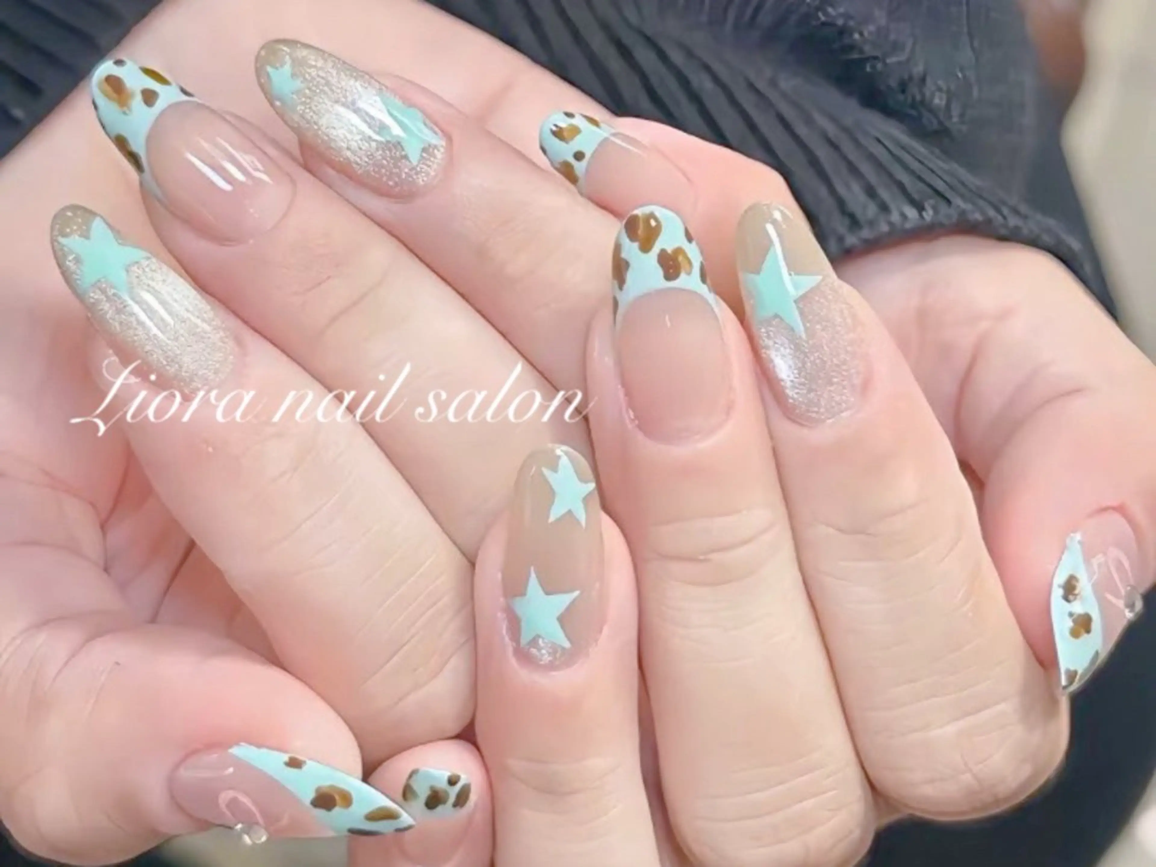 ネイル フレンチネイル ジェルネイル ガーリー グラデーション キラキラネイル ハンドネイル Liora nail 1のネイルデザイン