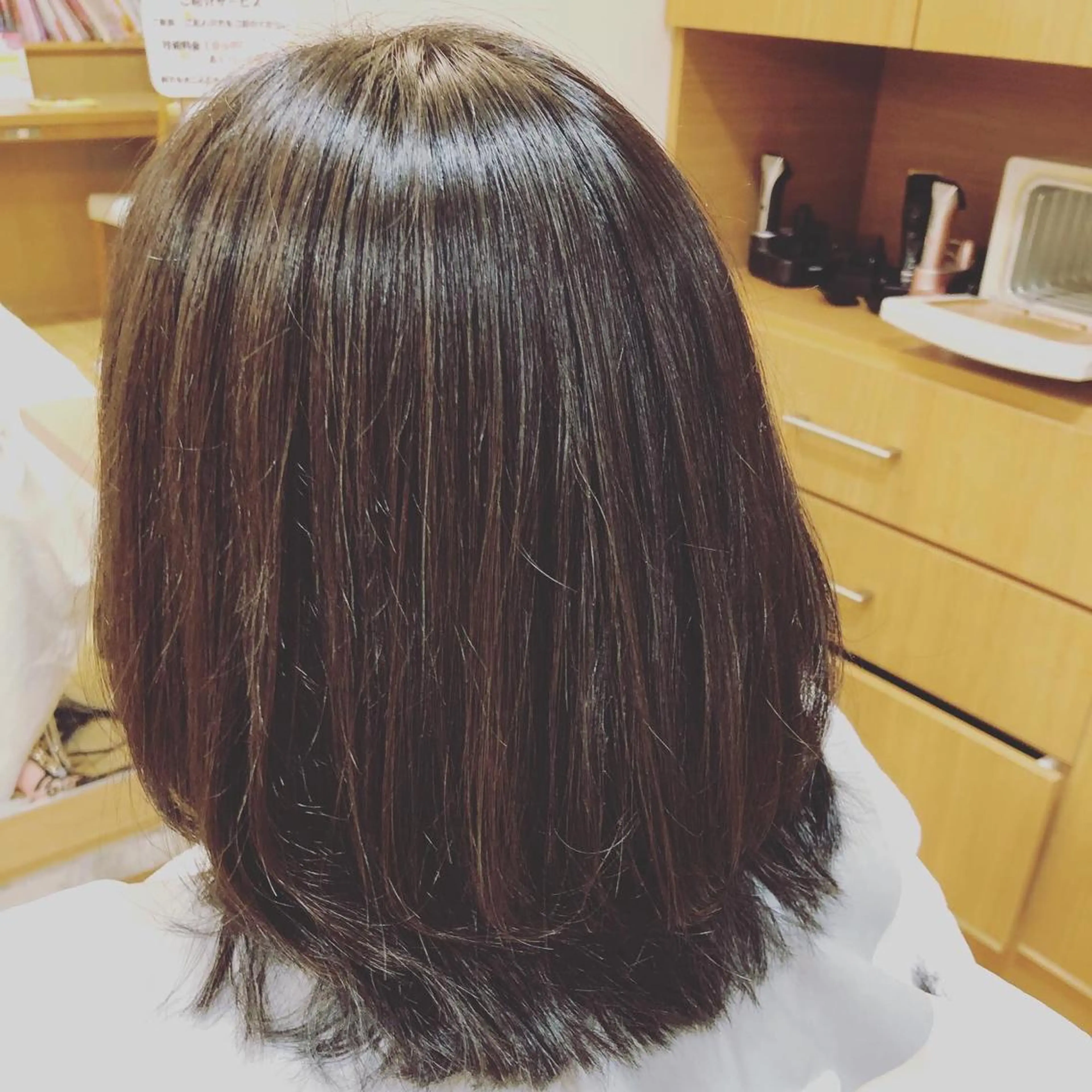 ミディアム レイヤーカット ローレイヤー FAHREN-PURE所属・小鹿理紗 和光市のヘアスタイル