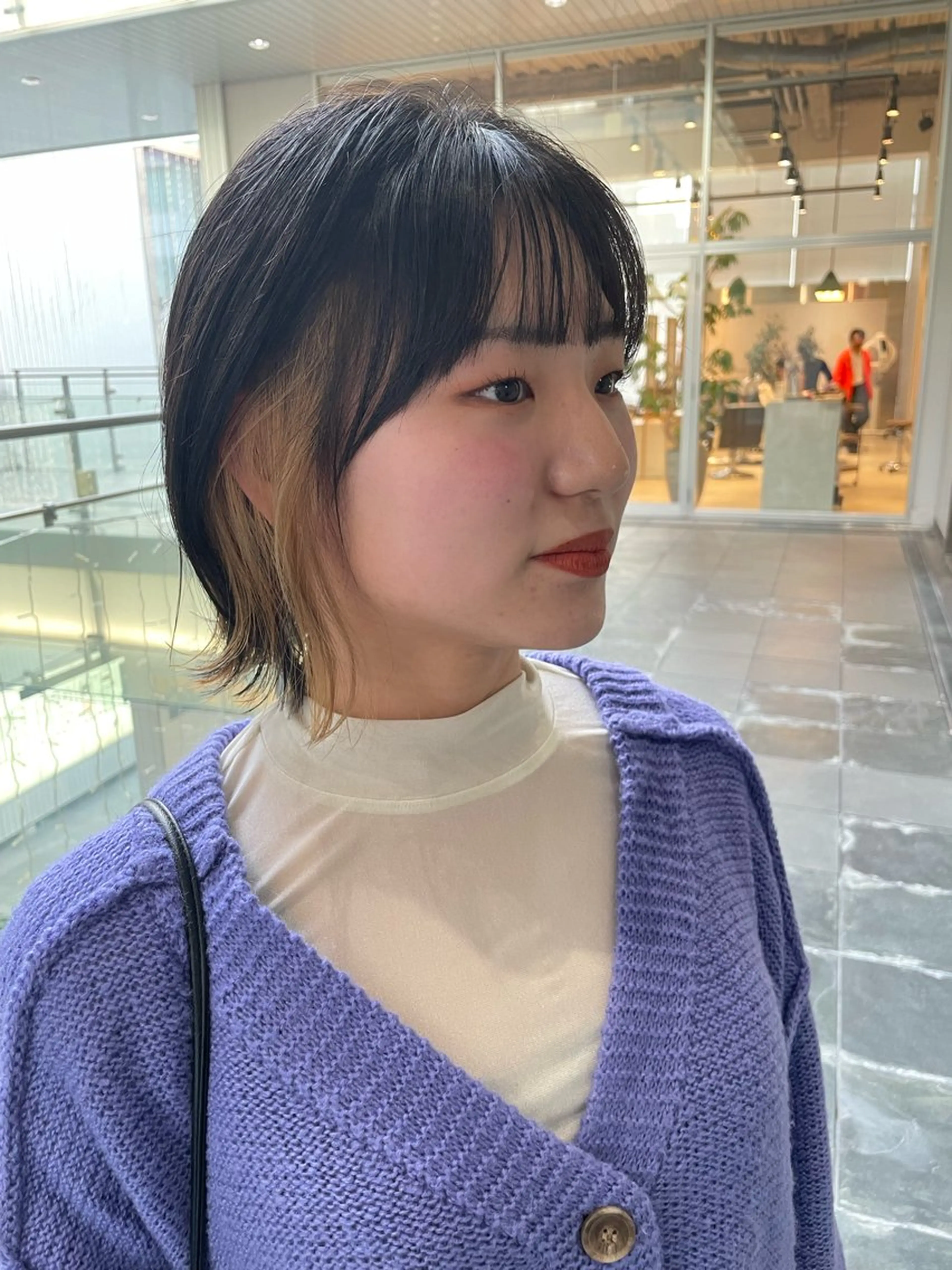 イヤリングカラー［ブリーチあり］の写真