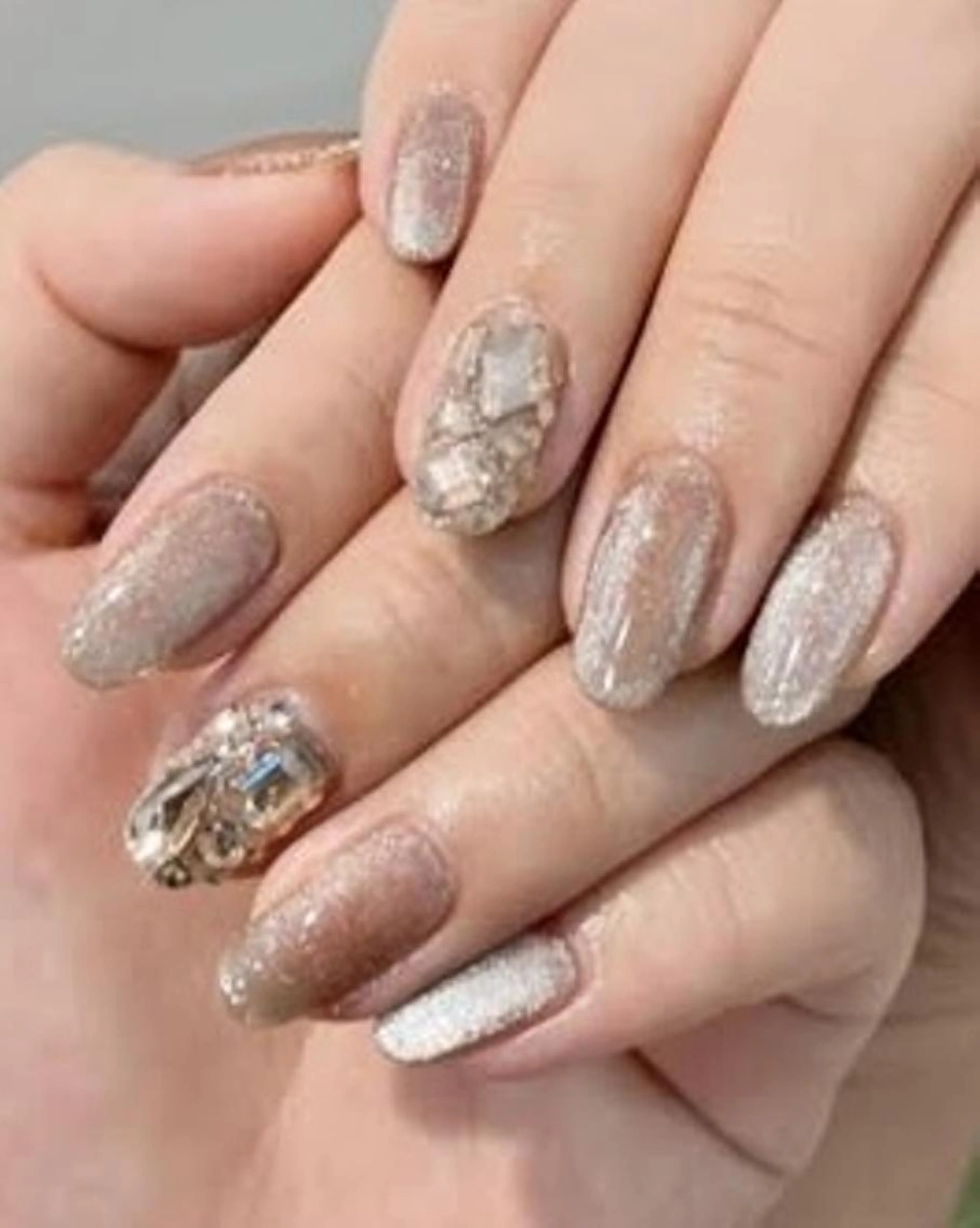 マグネットワンカラー+両手2本埋め尽くし5600円(チップ長さだし+5000円)の写真