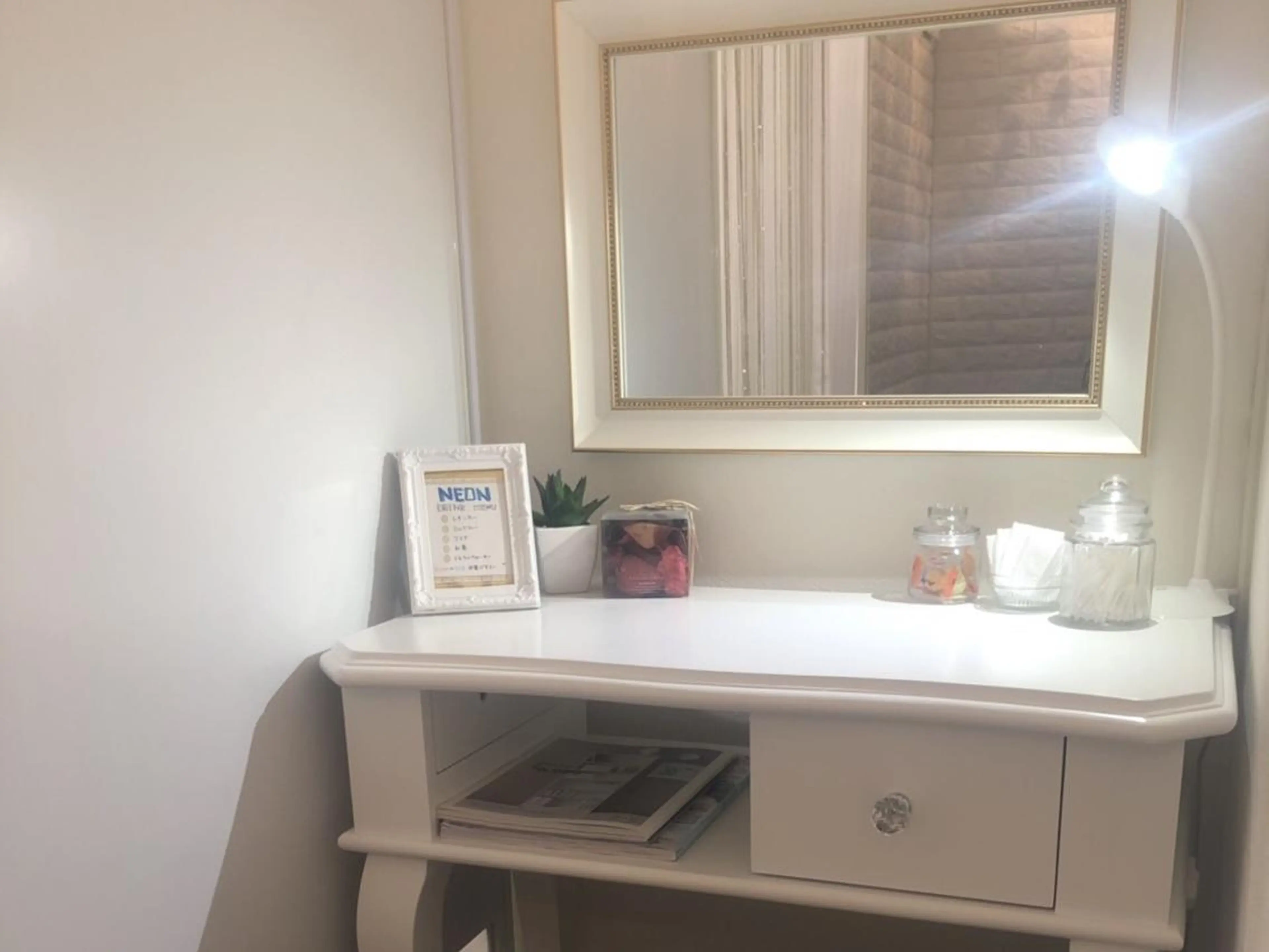 天神格安美肌脱毛 NEONのエステ・リラクイメージ