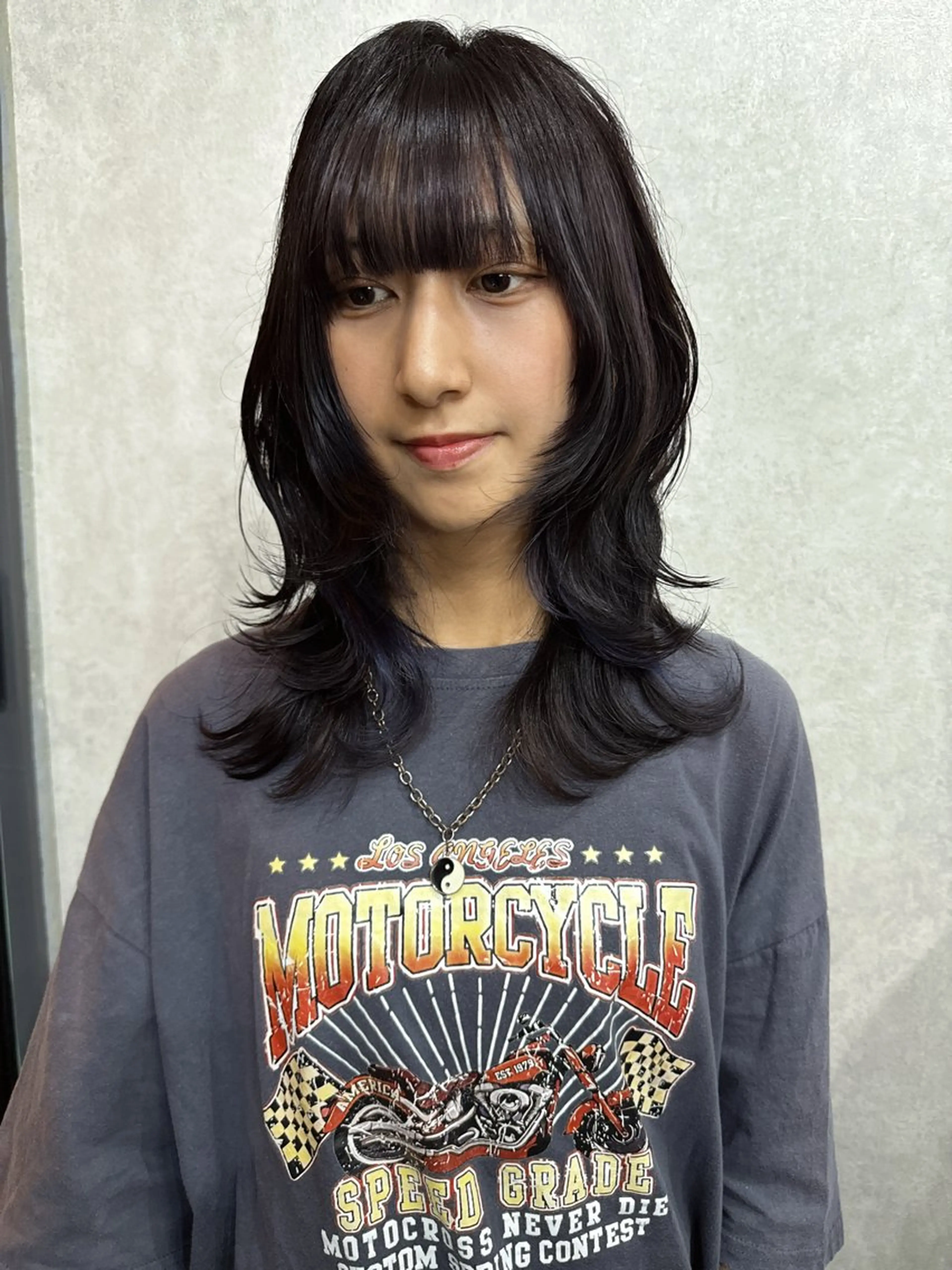 セミロング カラー レイヤーカット ウルフカット ウルフレイヤー AIRI layer cut hairのヘアスタイル
