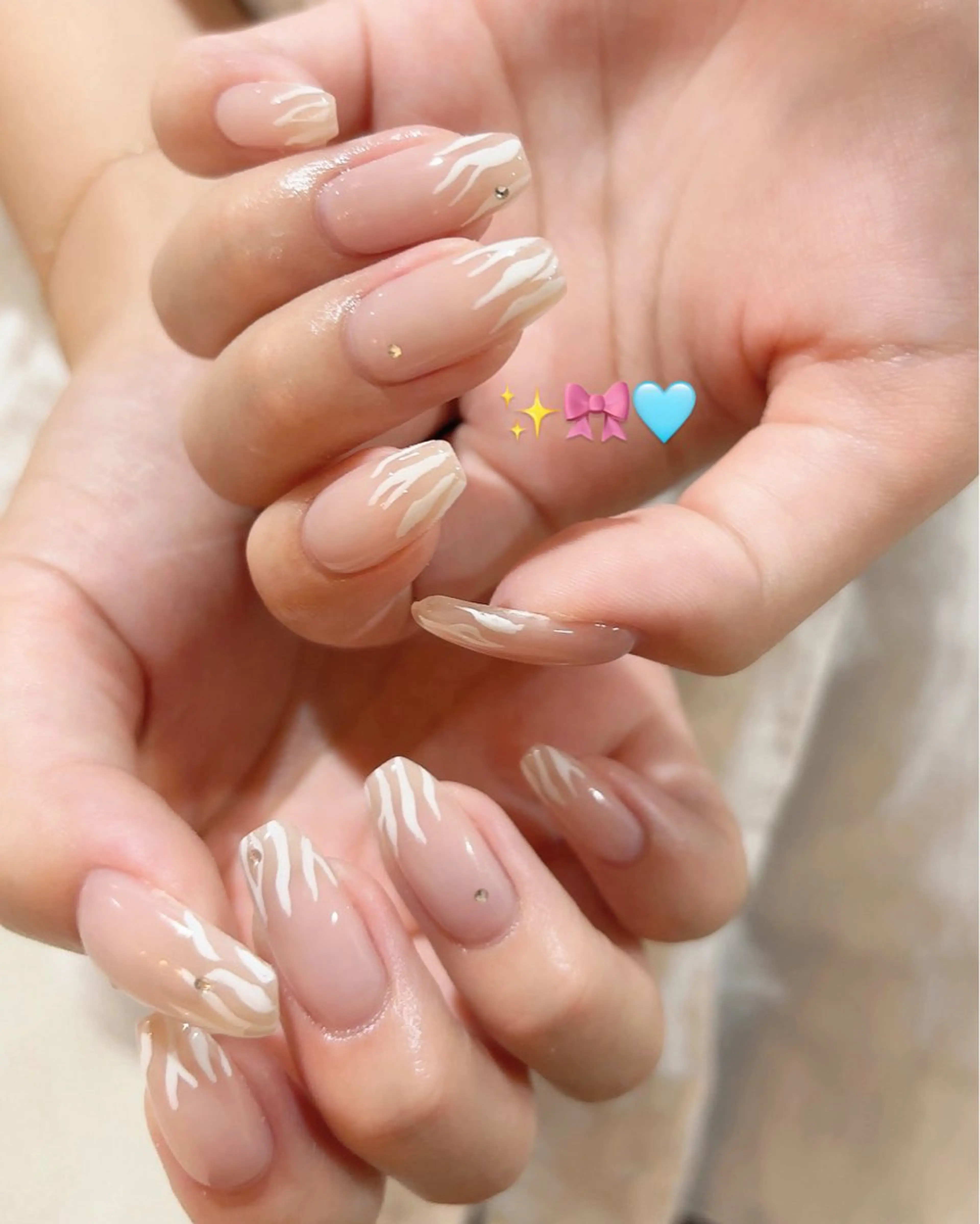 ネイル アニマル柄 フレンチネイル ハンドネイル beautiful meみくのネイルデザイン