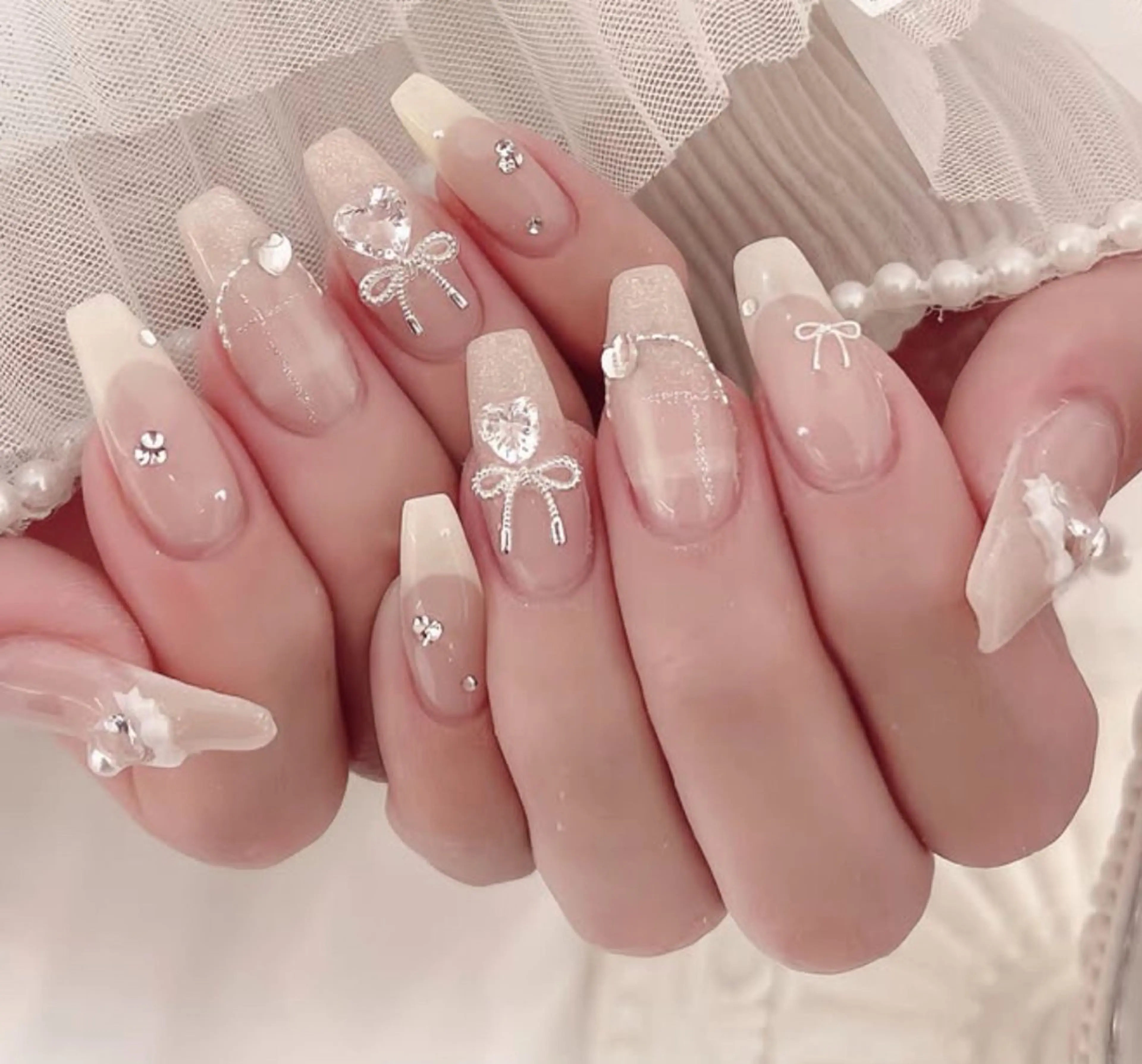 ネイル 長さ出し グラデーション キラキラネイル 韓国ネイル ラメ(グリッター) ハンドネイル ハンドケア Chisa Nail Studio所属・チ サのネイルデザイン
